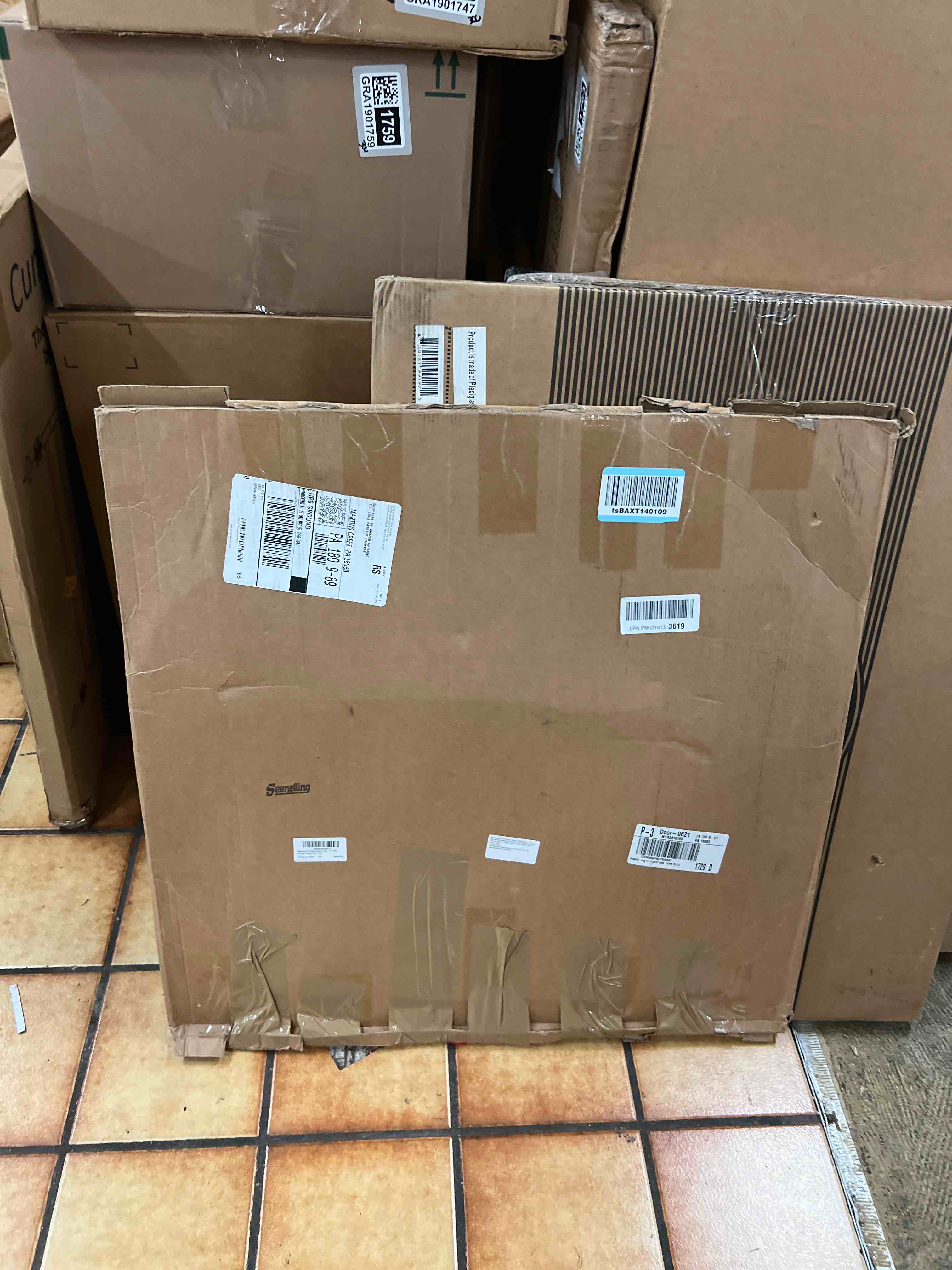https://s3.amazonaws.com/lotting-images-prod/phillipi/GRA1901733_1756327120264.jpeg