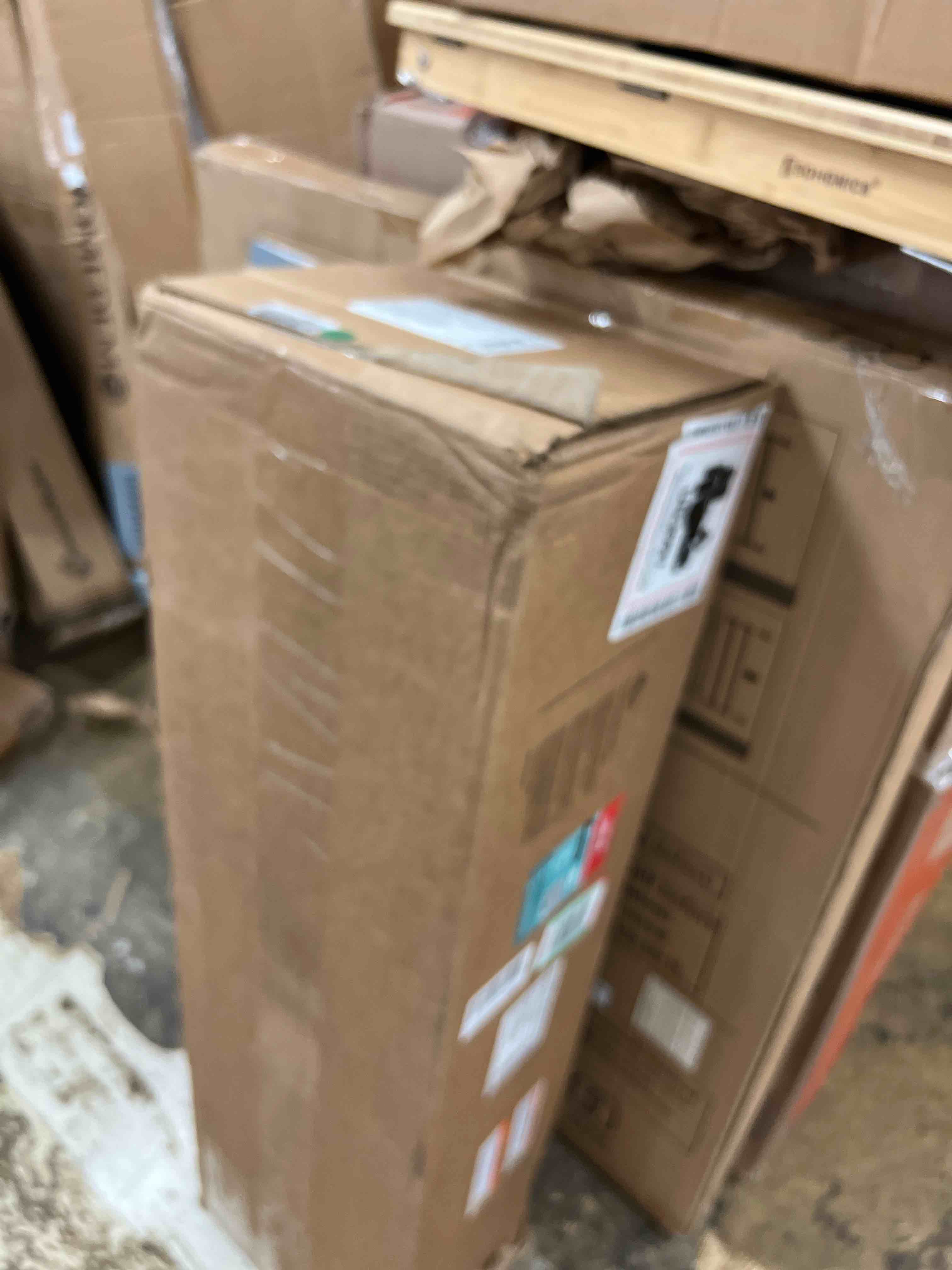 https://s3.amazonaws.com/lotting-images-prod/phillipi/GRA1901788_1756329860846.jpeg