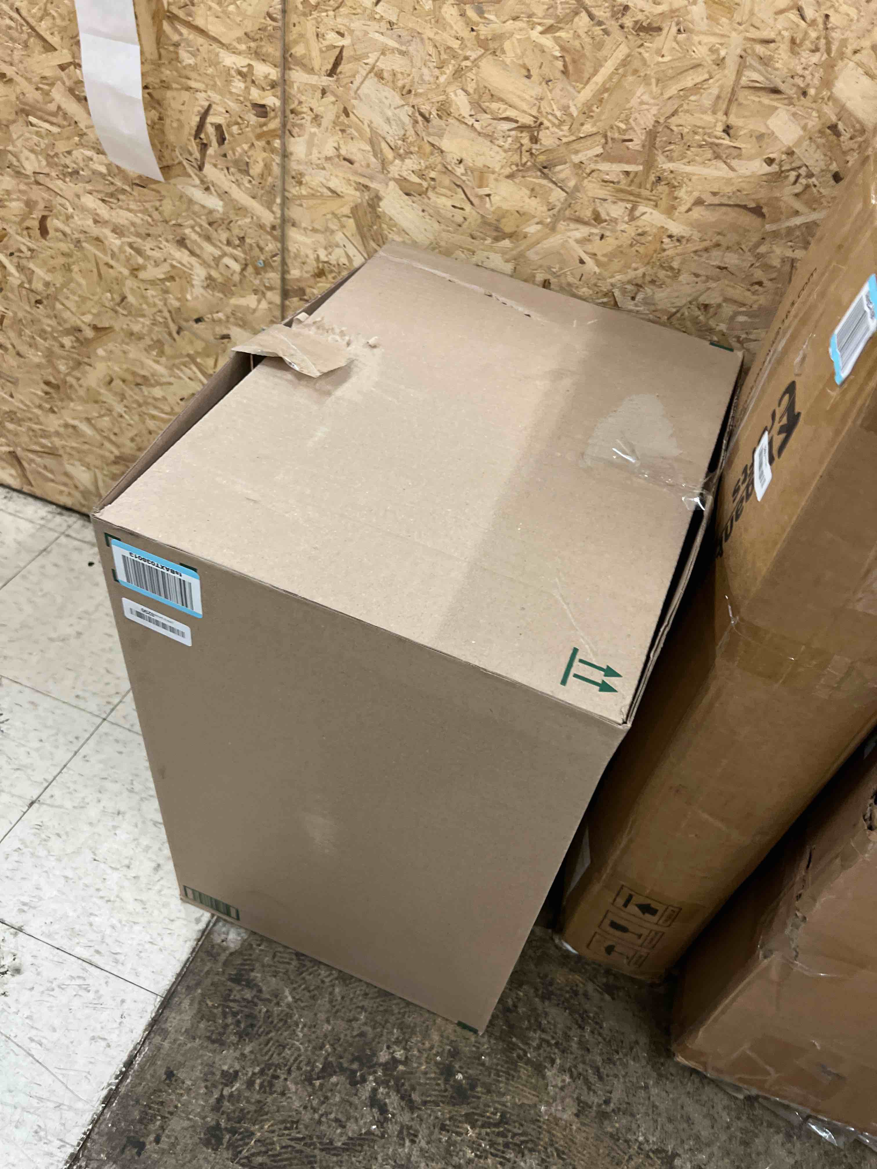 https://s3.amazonaws.com/lotting-images-prod/phillipi/GRA1901806_1756388676664.jpeg