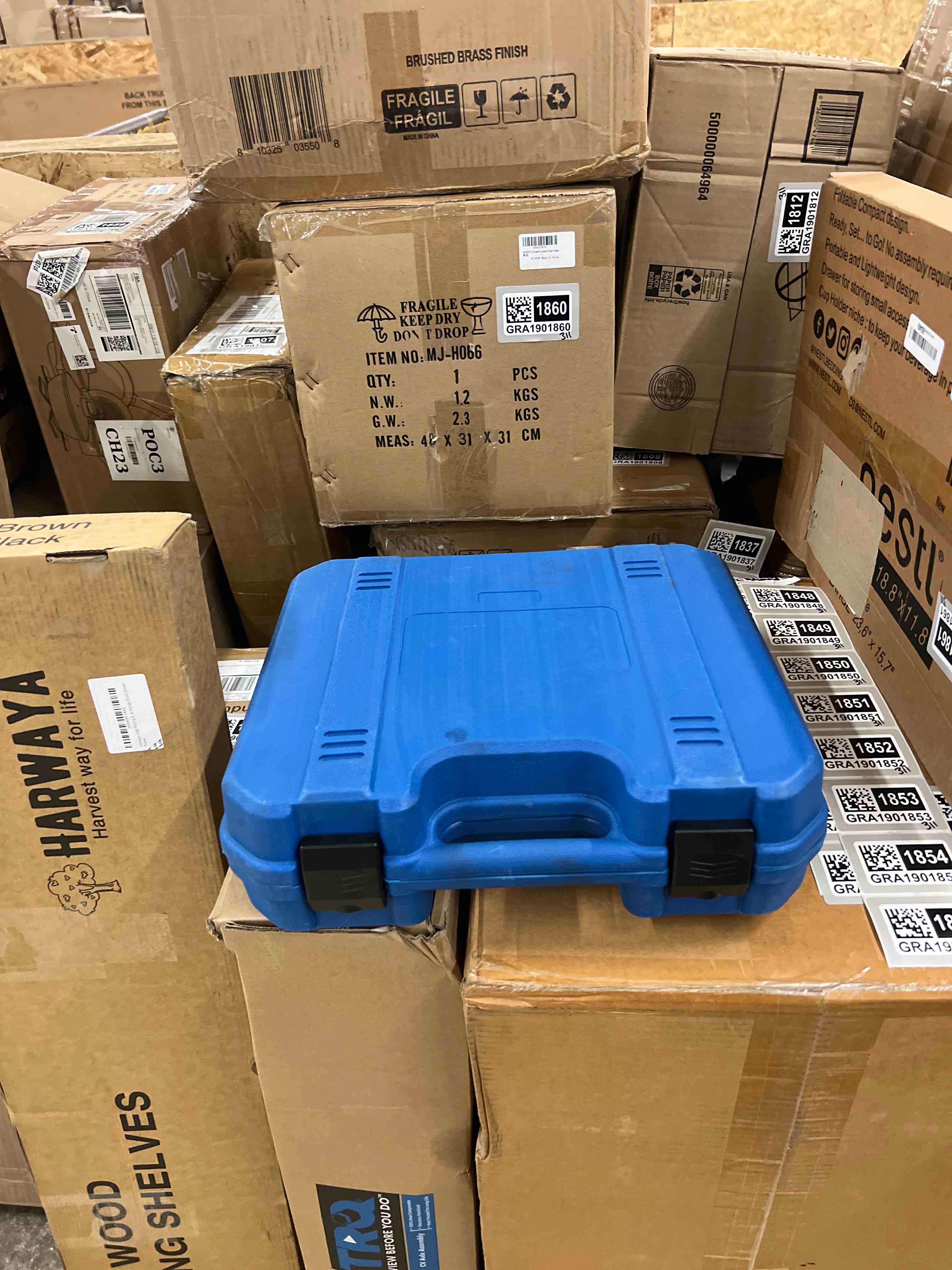 https://s3.amazonaws.com/lotting-images-prod/phillipi/GRA1901855_1756396734793.jpeg