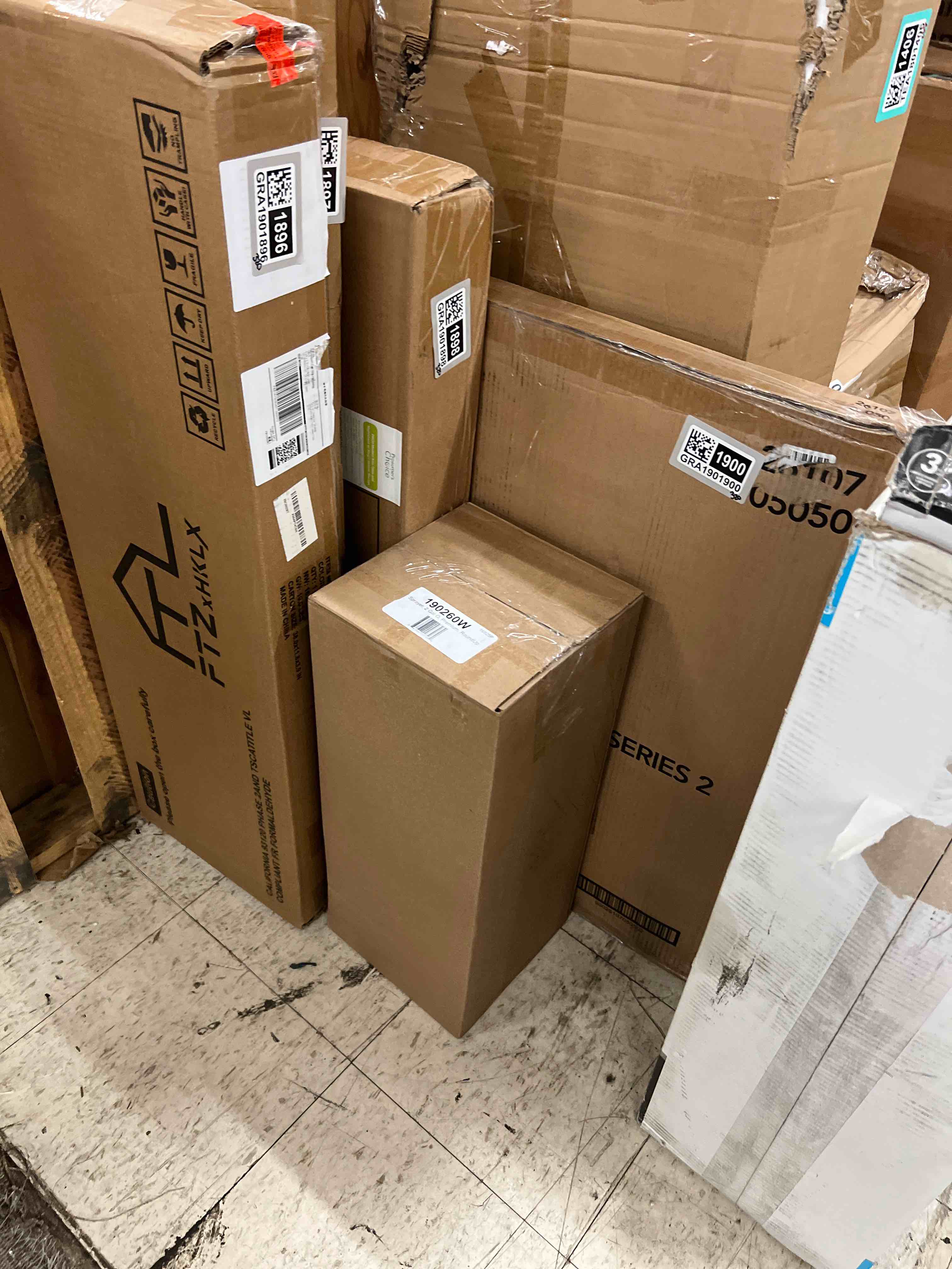 https://s3.amazonaws.com/lotting-images-prod/phillipi/GRA1901895_1756416490920.jpeg