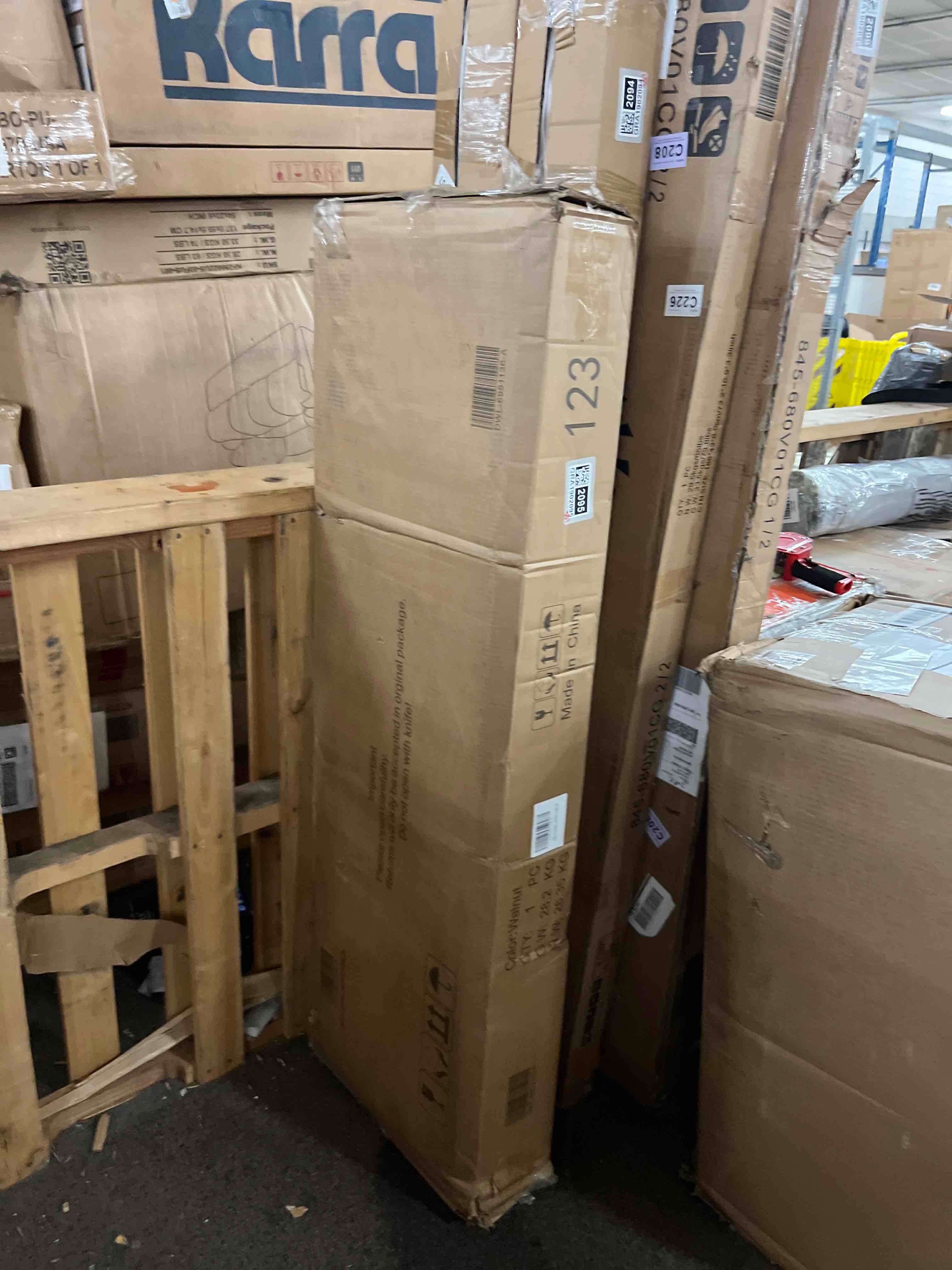 https://s3.amazonaws.com/lotting-images-prod/phillipi/GRA1902095_1756916531129.jpeg