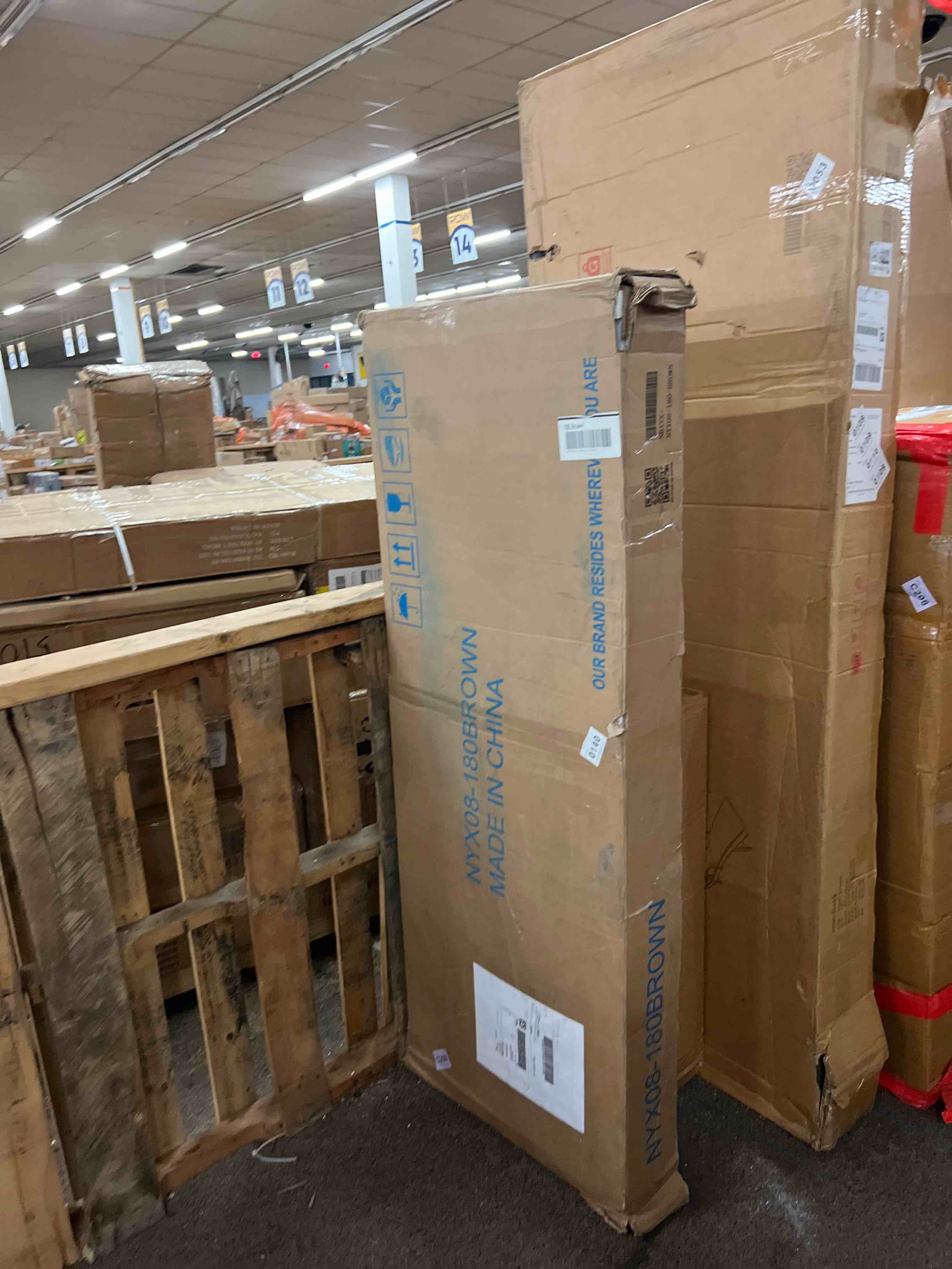 https://s3.amazonaws.com/lotting-images-prod/phillipi/GRA1902153_1756959167299.jpeg