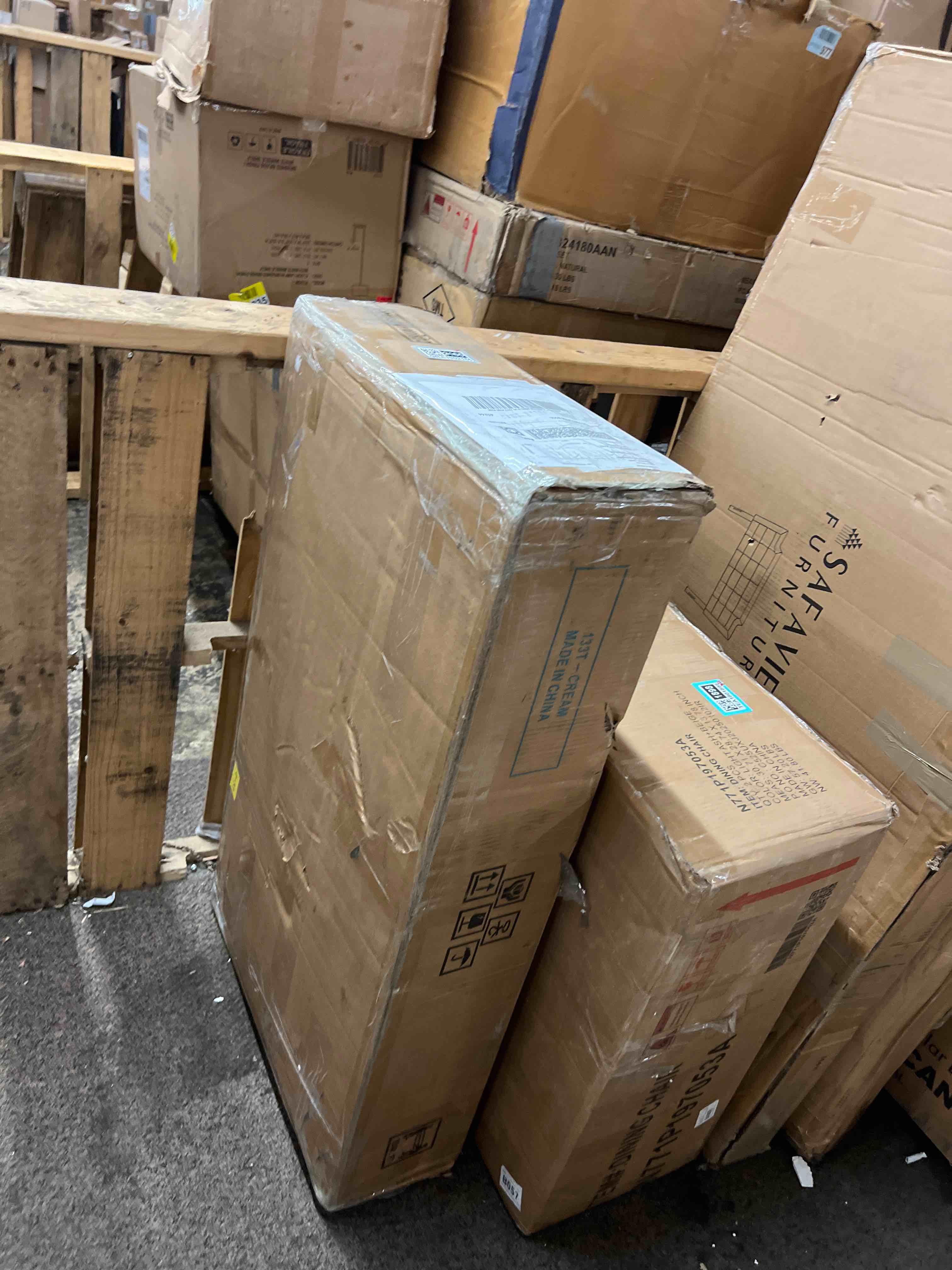 https://s3.amazonaws.com/lotting-images-prod/phillipi/GRA1902165_1756953842113.jpeg