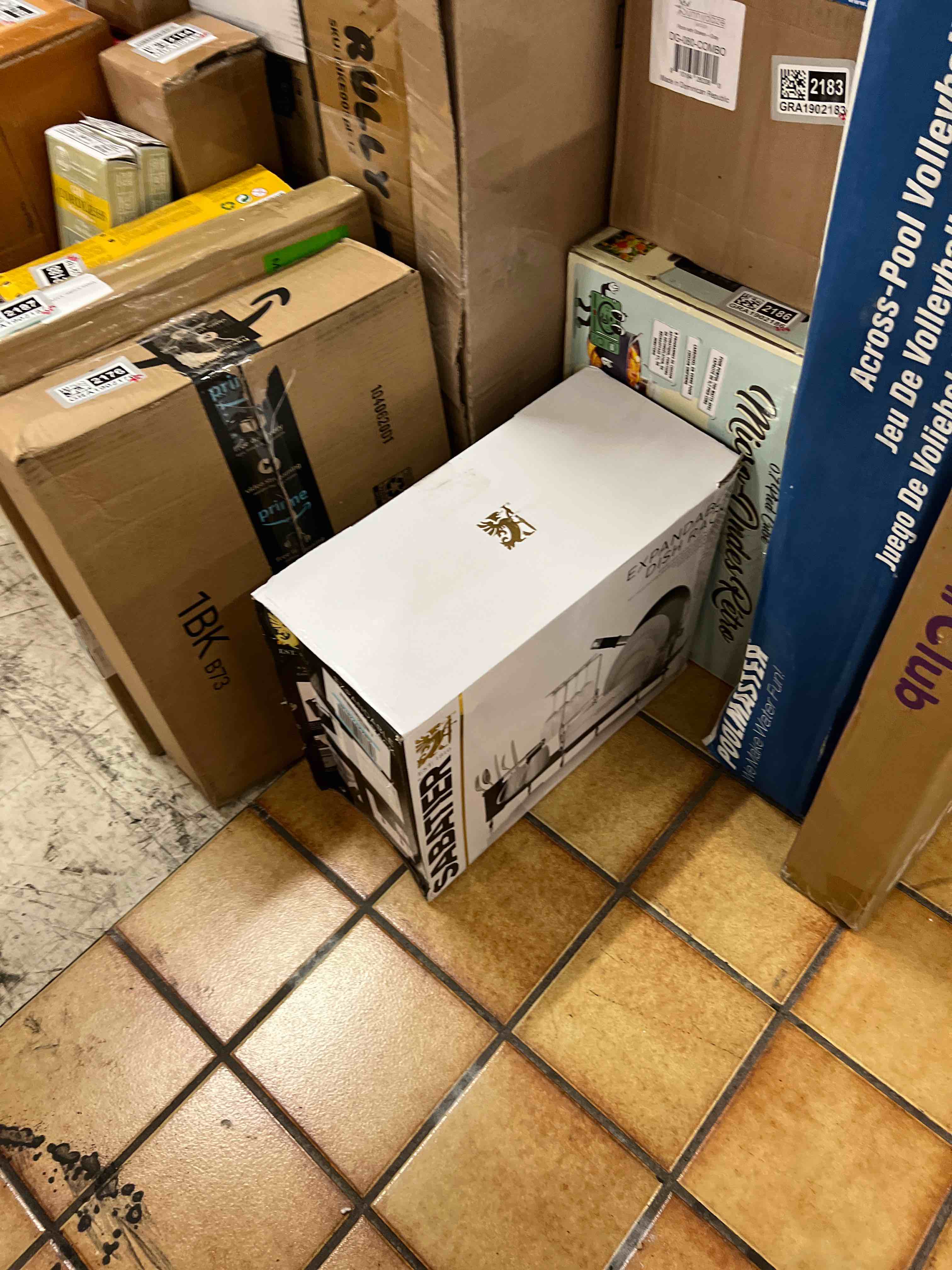 https://s3.amazonaws.com/lotting-images-prod/phillipi/GRA1902175_1757020988543.jpeg