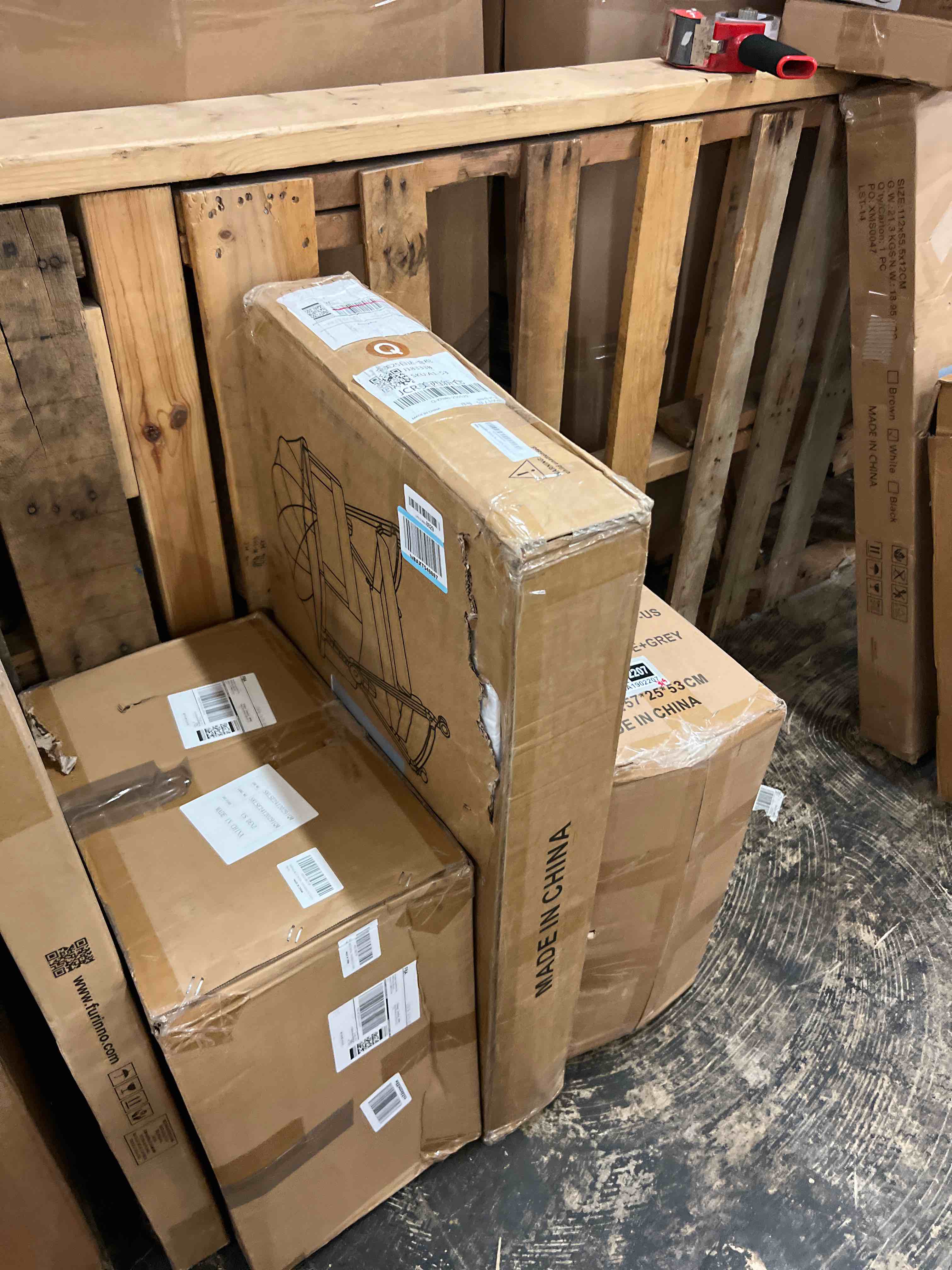 https://s3.amazonaws.com/lotting-images-prod/phillipi/GRA1902206_1757027163845.jpeg