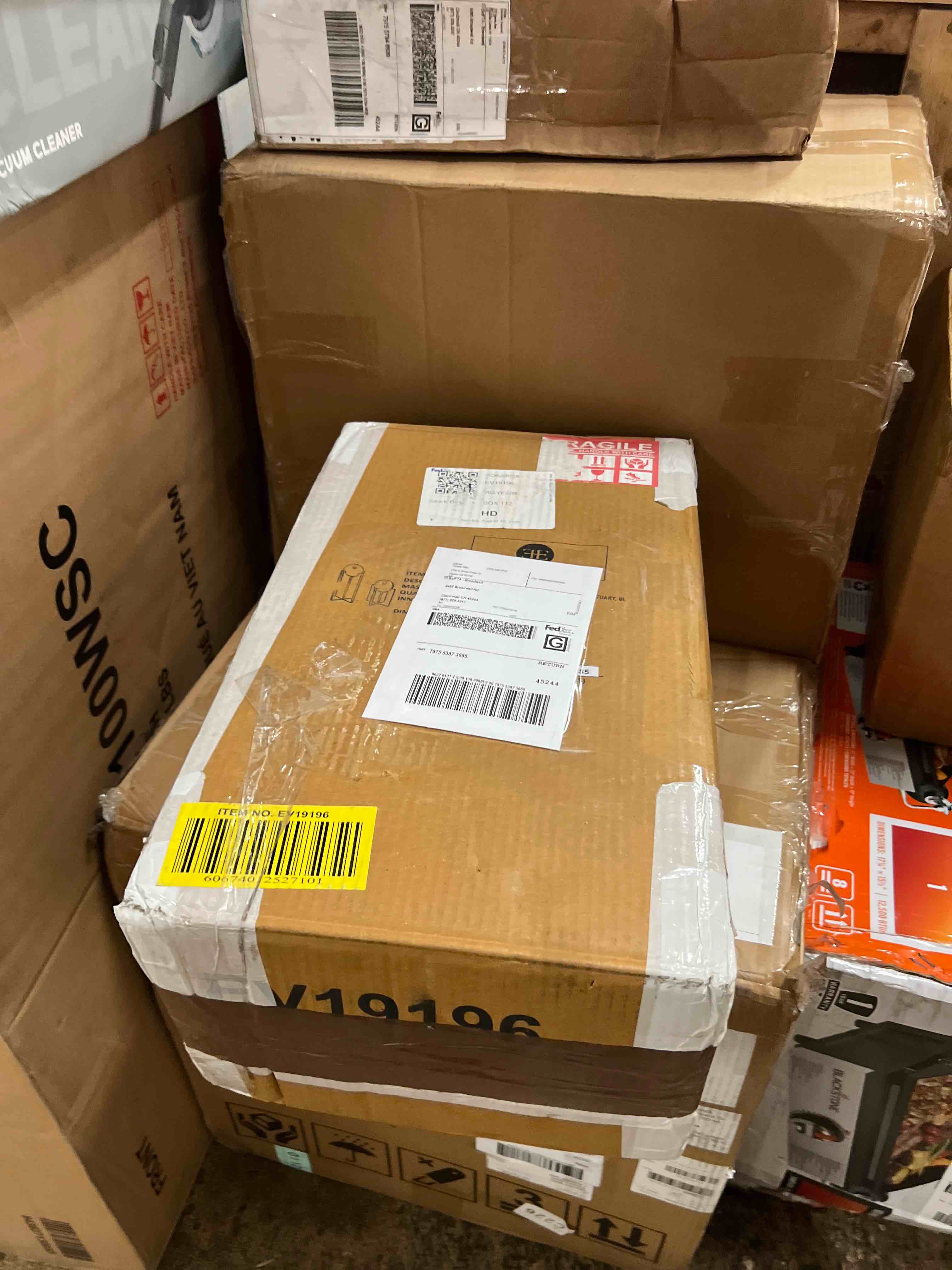 https://s3.amazonaws.com/lotting-images-prod/phillipi/GRA1902471_1757560812901.jpeg