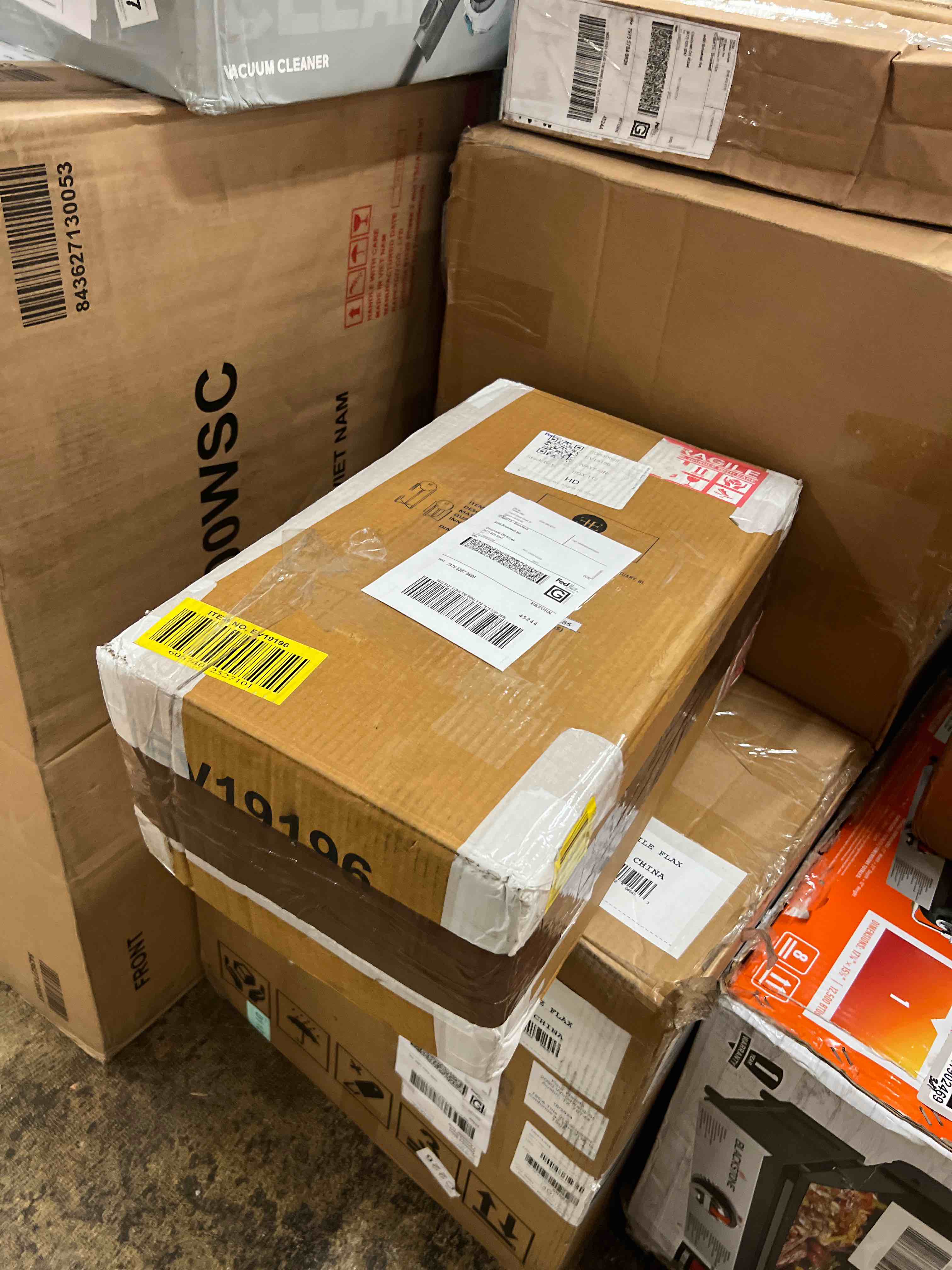 https://s3.amazonaws.com/lotting-images-prod/phillipi/GRA1902471_1757560814108.jpeg