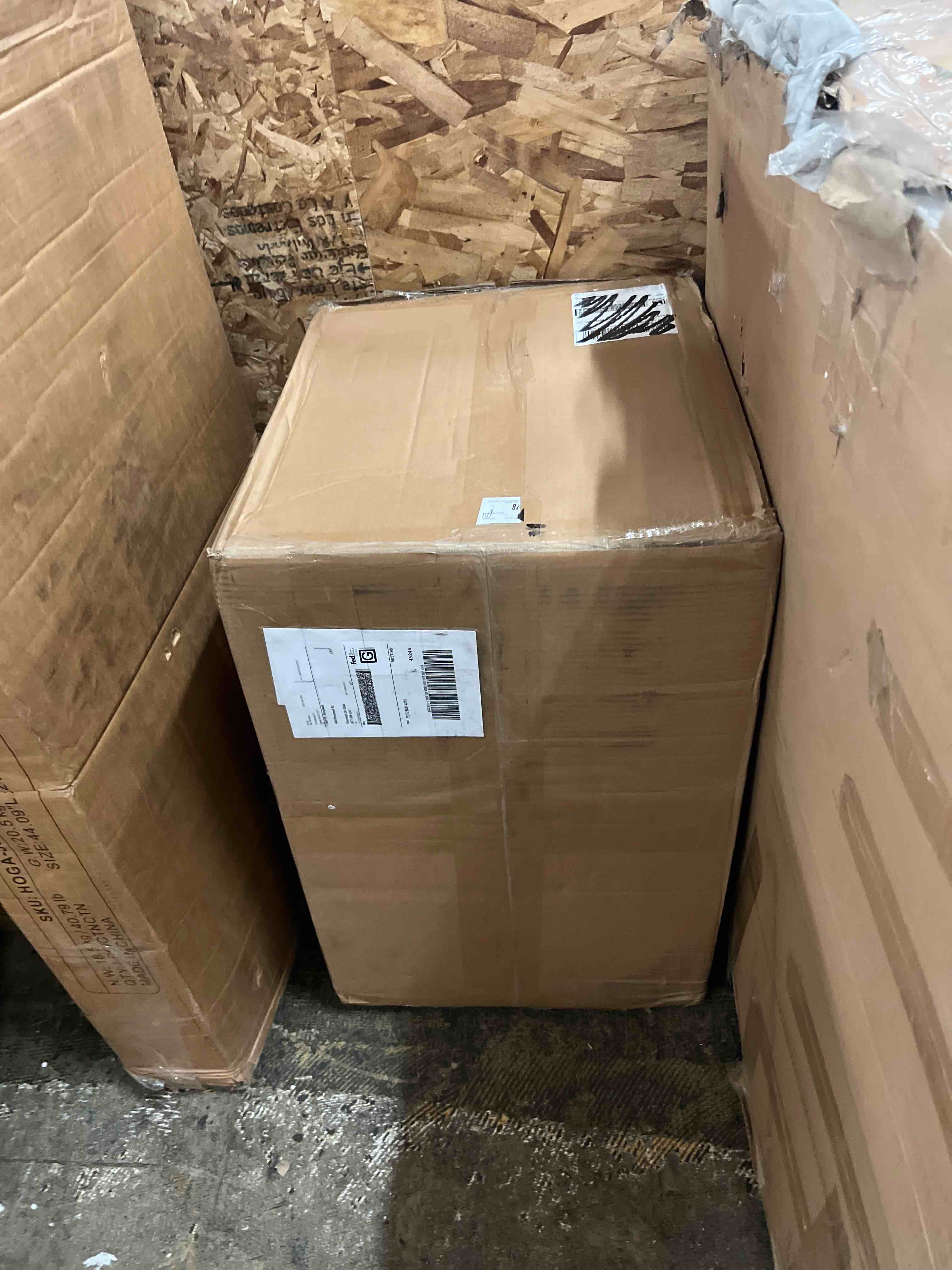 https://s3.amazonaws.com/lotting-images-prod/phillipi/GRA1902507_1757620138118.jpeg