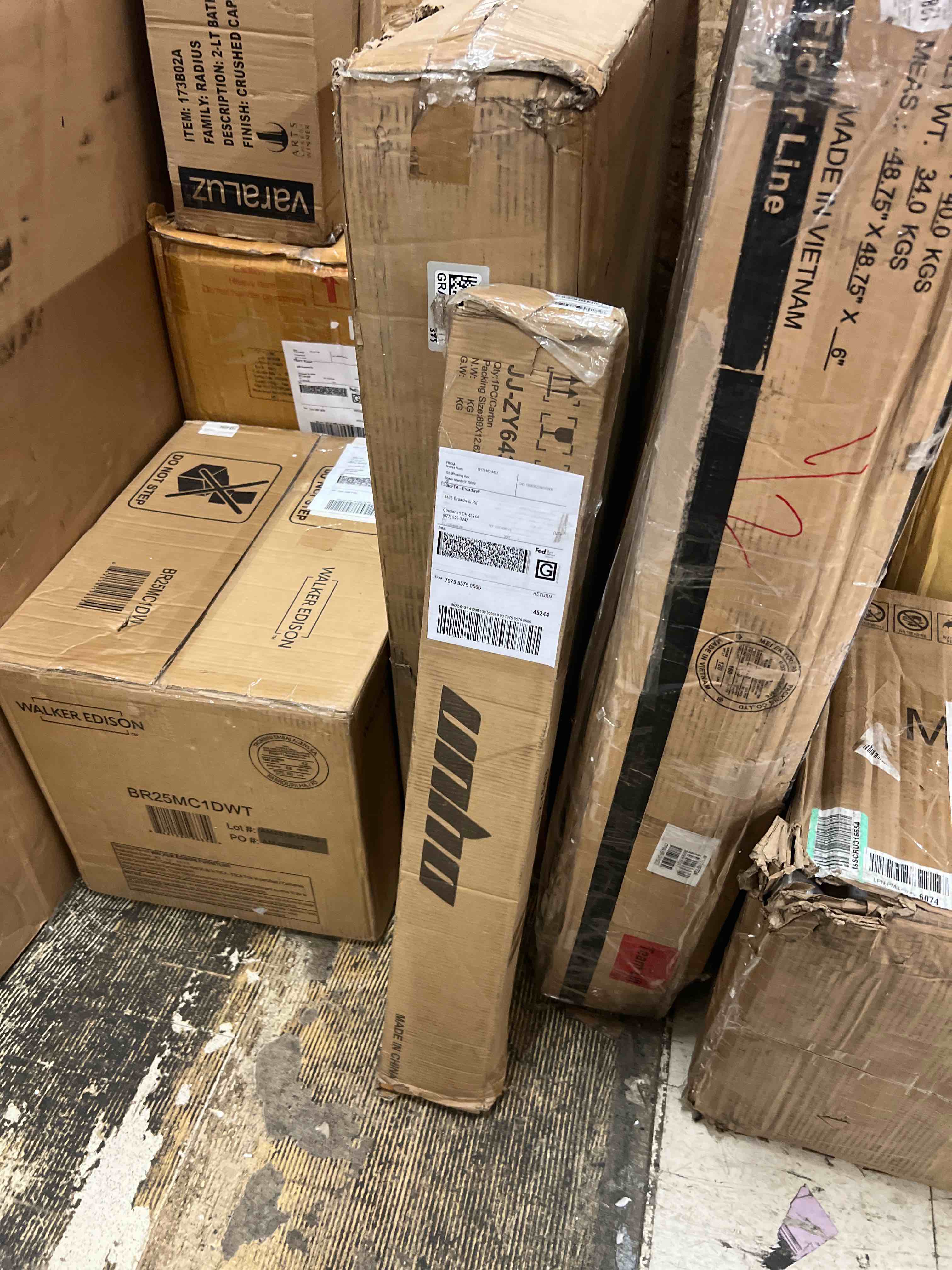 https://s3.amazonaws.com/lotting-images-prod/phillipi/GRA1902512_1757619658418.jpeg