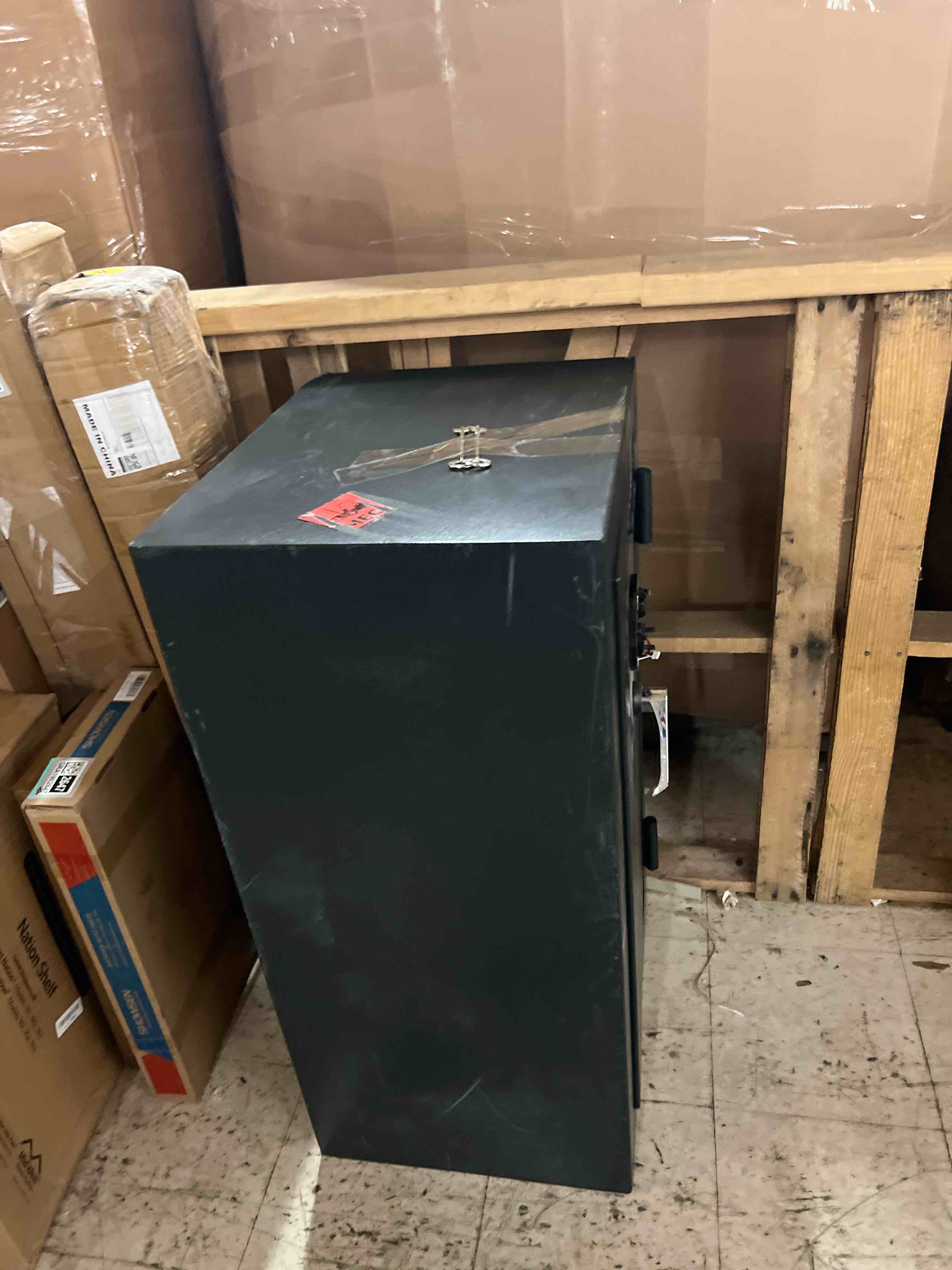 https://s3.amazonaws.com/lotting-images-prod/phillipi/GRA1902673_1758201937649.jpeg
