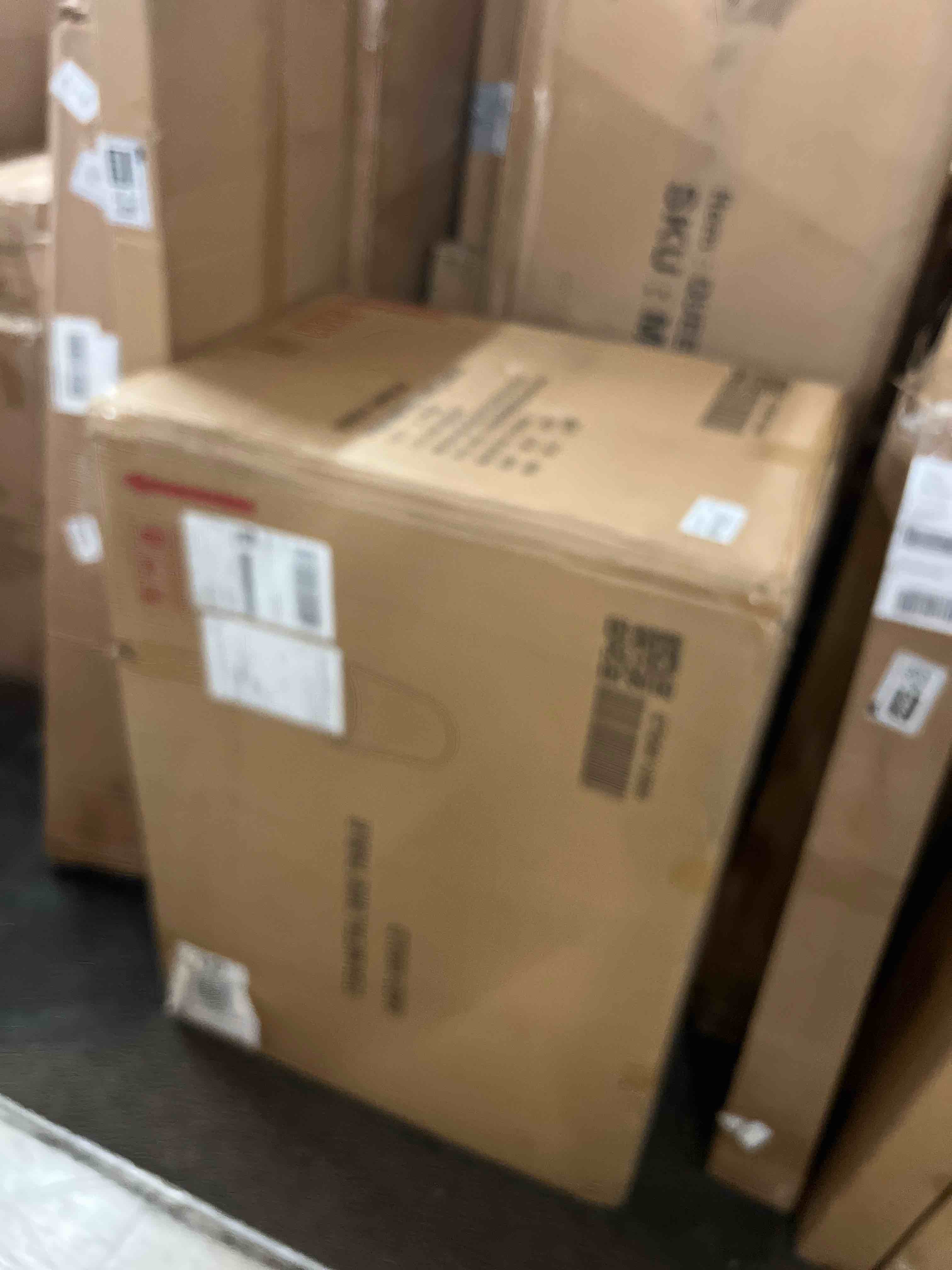 https://s3.amazonaws.com/lotting-images-prod/phillipi/GRA1902692_1758060212711.jpeg