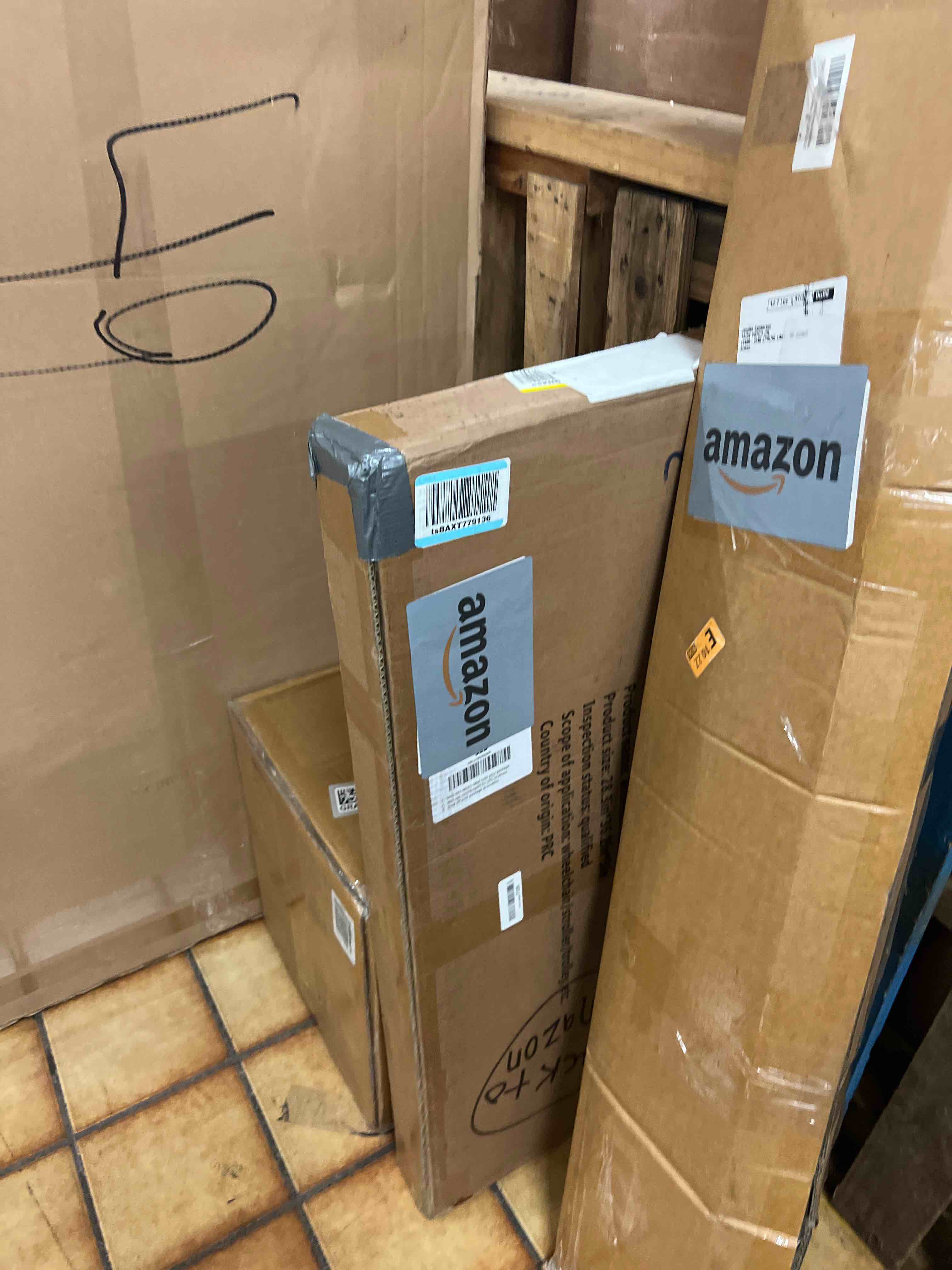 https://s3.amazonaws.com/lotting-images-prod/phillipi/GRA1902743_1758238713136.jpeg