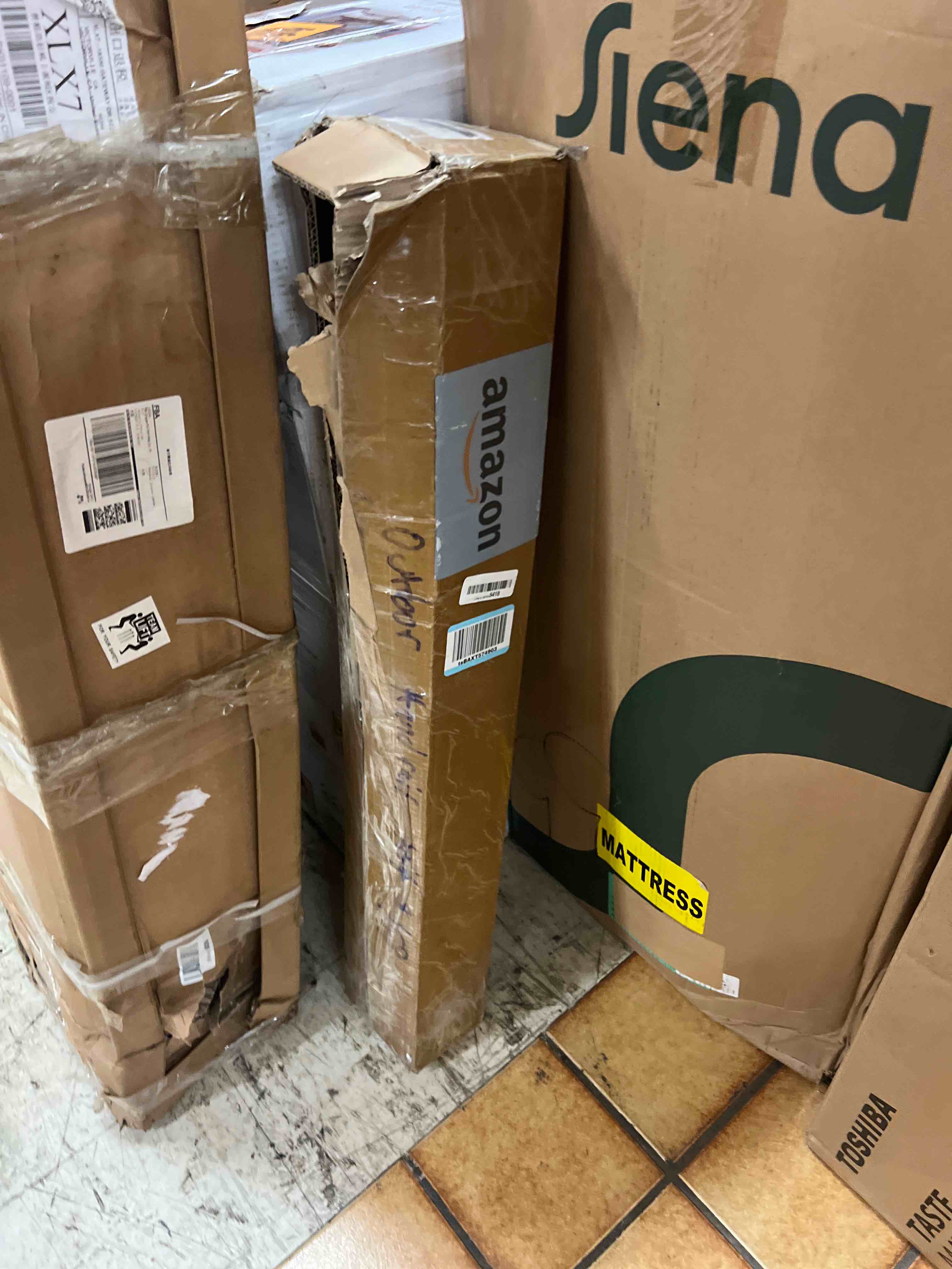 https://s3.amazonaws.com/lotting-images-prod/phillipi/GRA1902752_1758233853375.jpeg