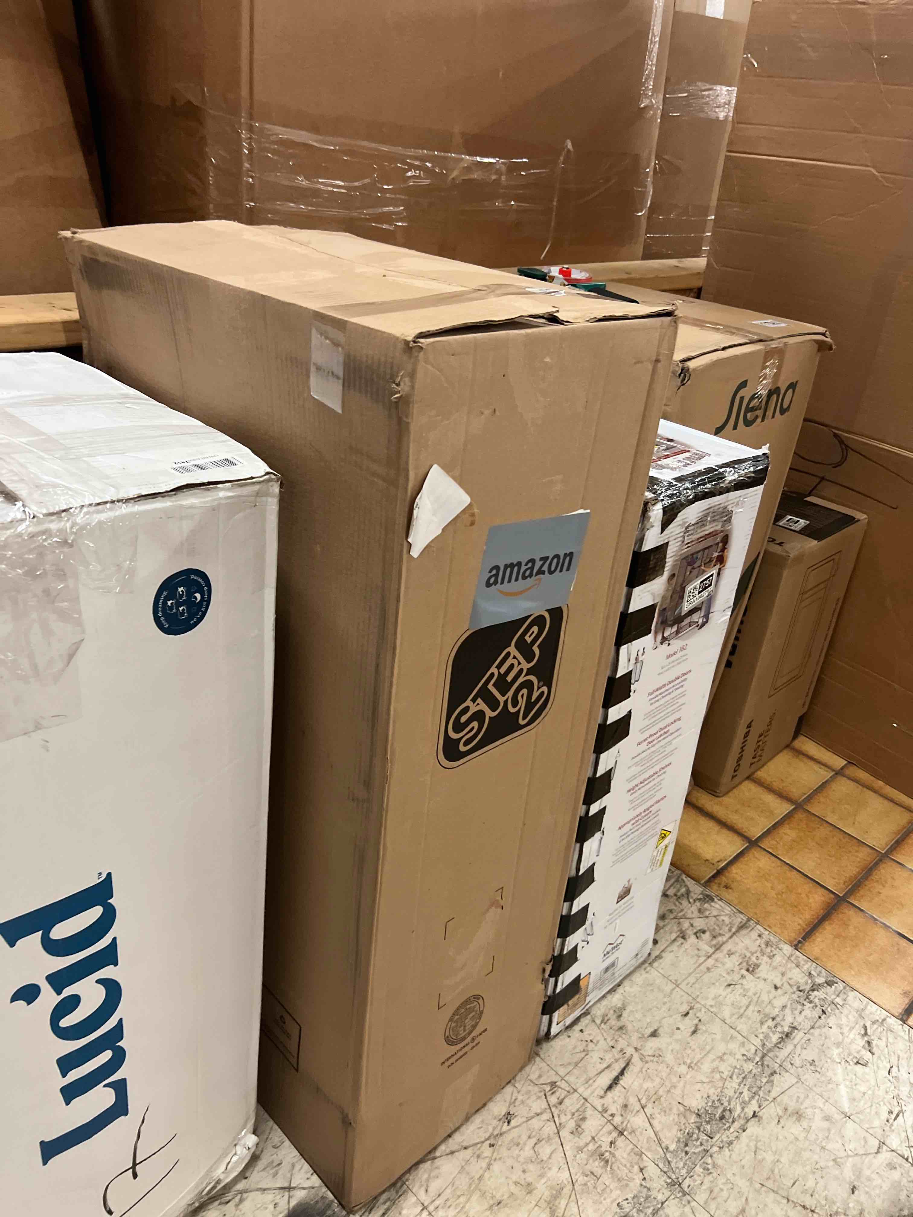 https://s3.amazonaws.com/lotting-images-prod/phillipi/GRA1902755_1758233104773.jpeg