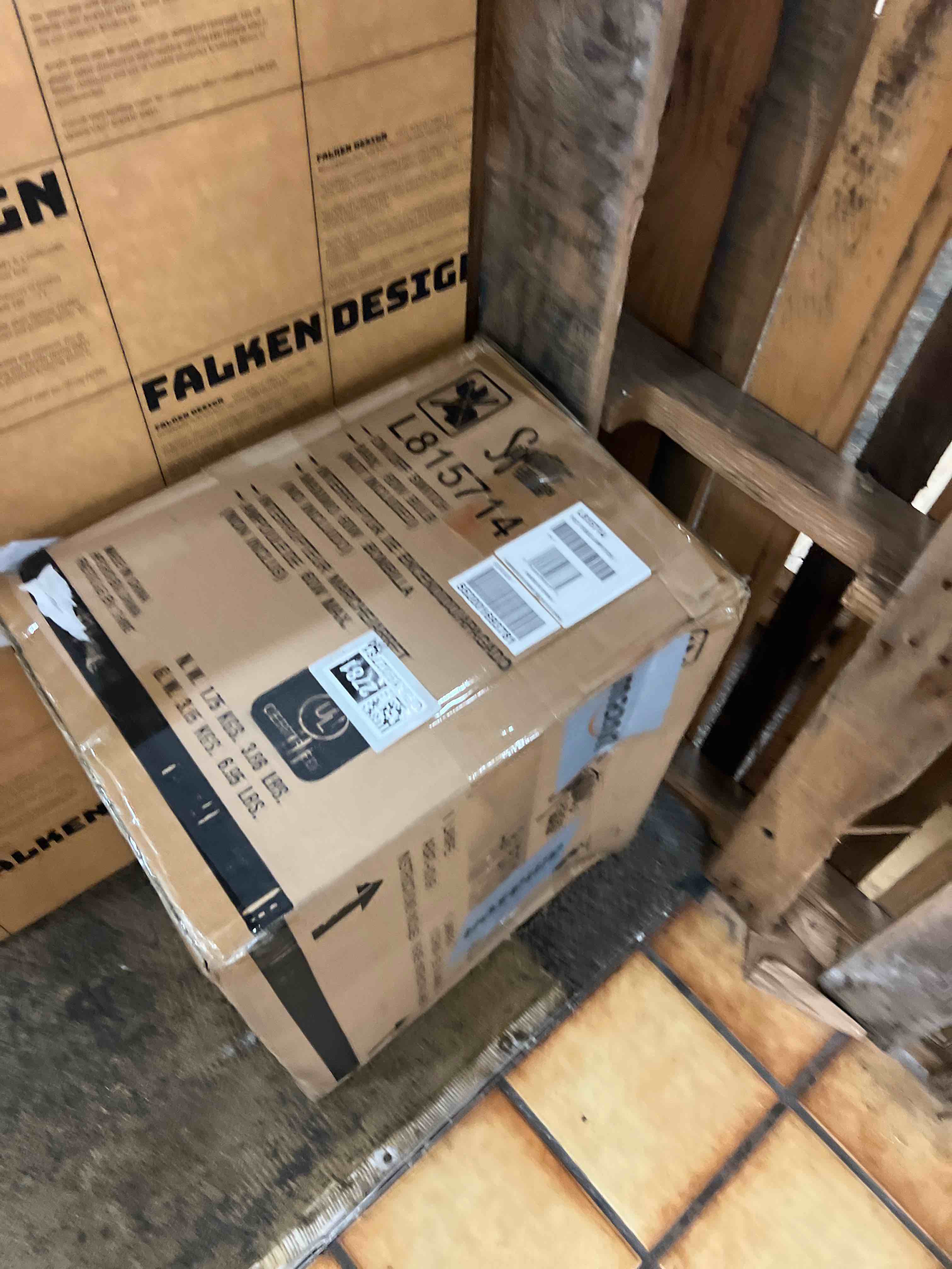 https://s3.amazonaws.com/lotting-images-prod/phillipi/GRA1902781_1759861188520.jpeg