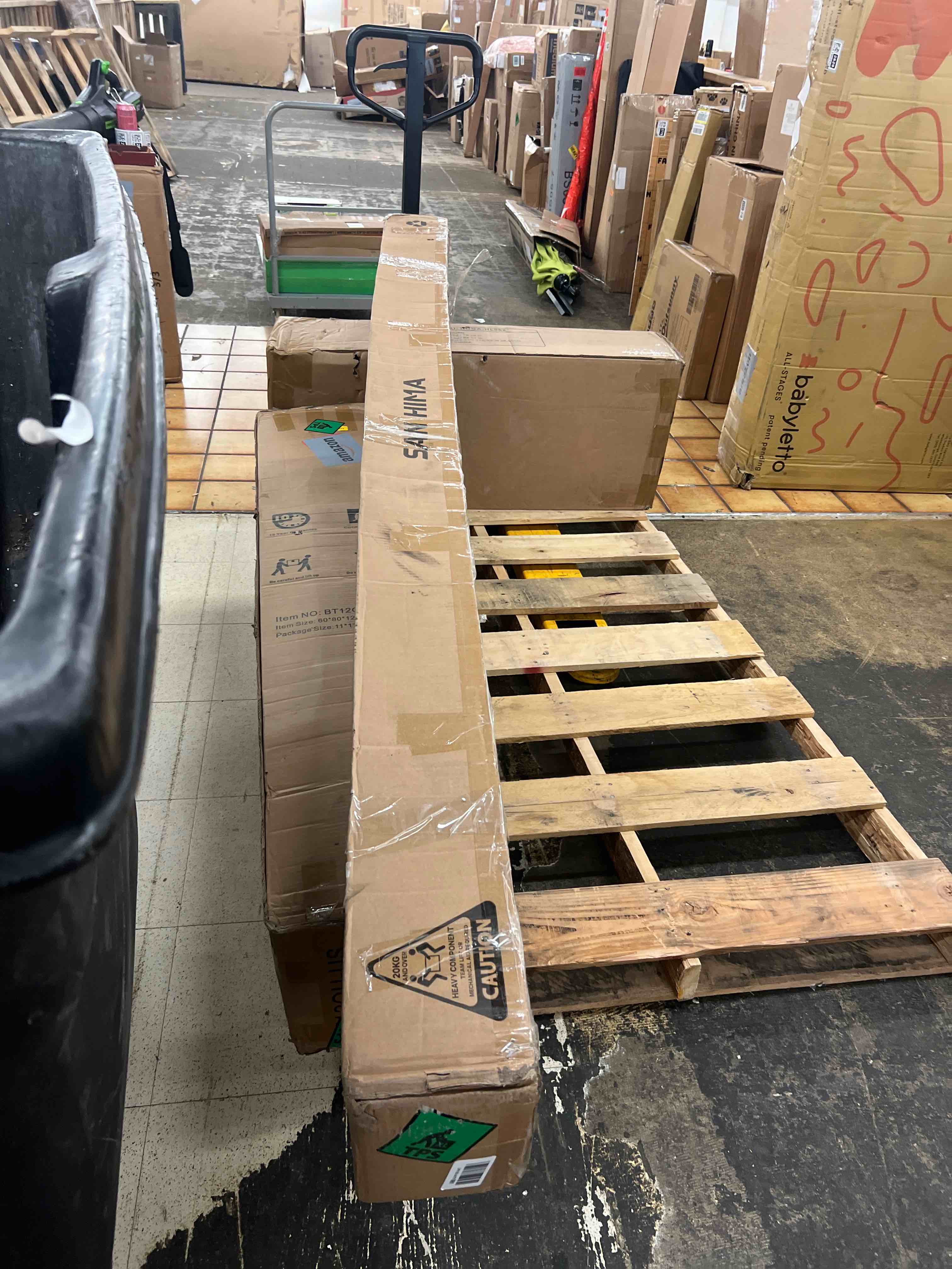 https://s3.amazonaws.com/lotting-images-prod/phillipi/GRA1902830_1759930170543.jpeg
