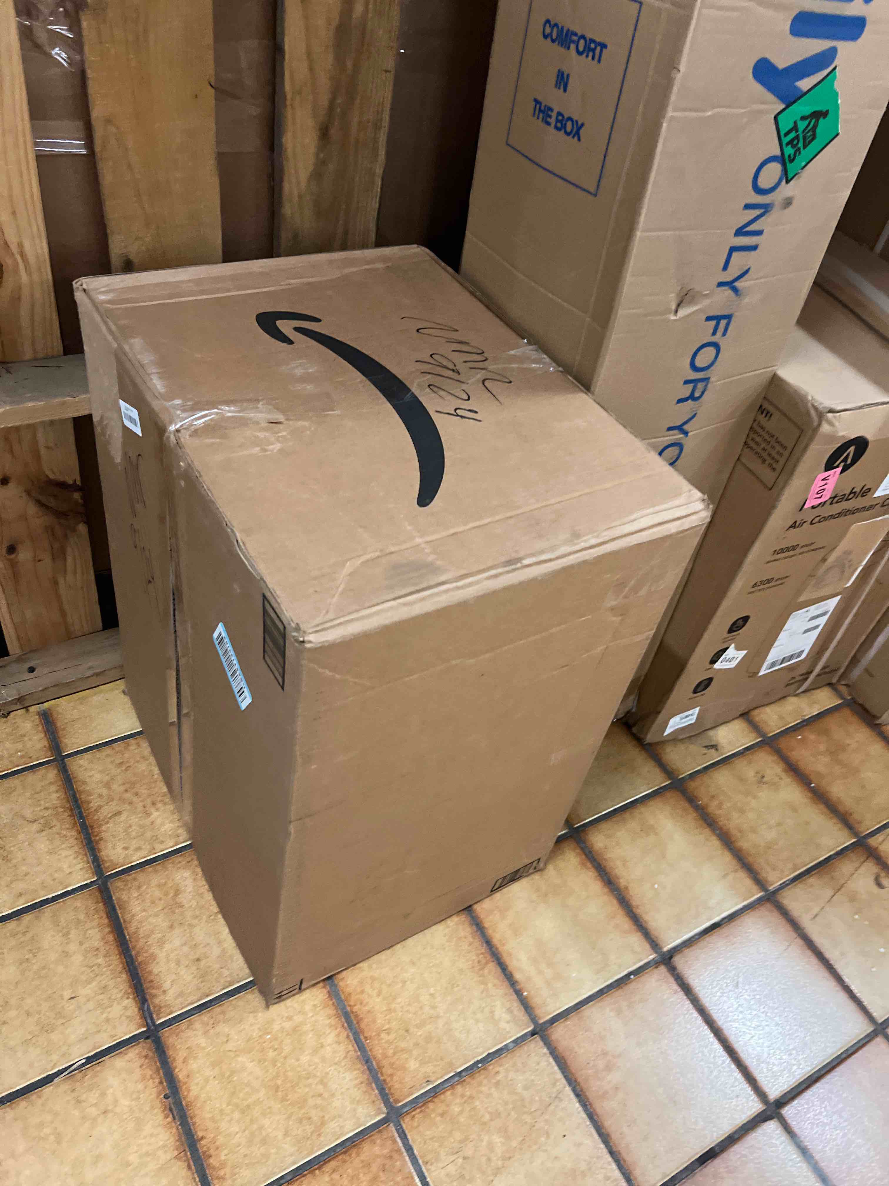 https://s3.amazonaws.com/lotting-images-prod/phillipi/GRA1902896_1760464987483.jpeg