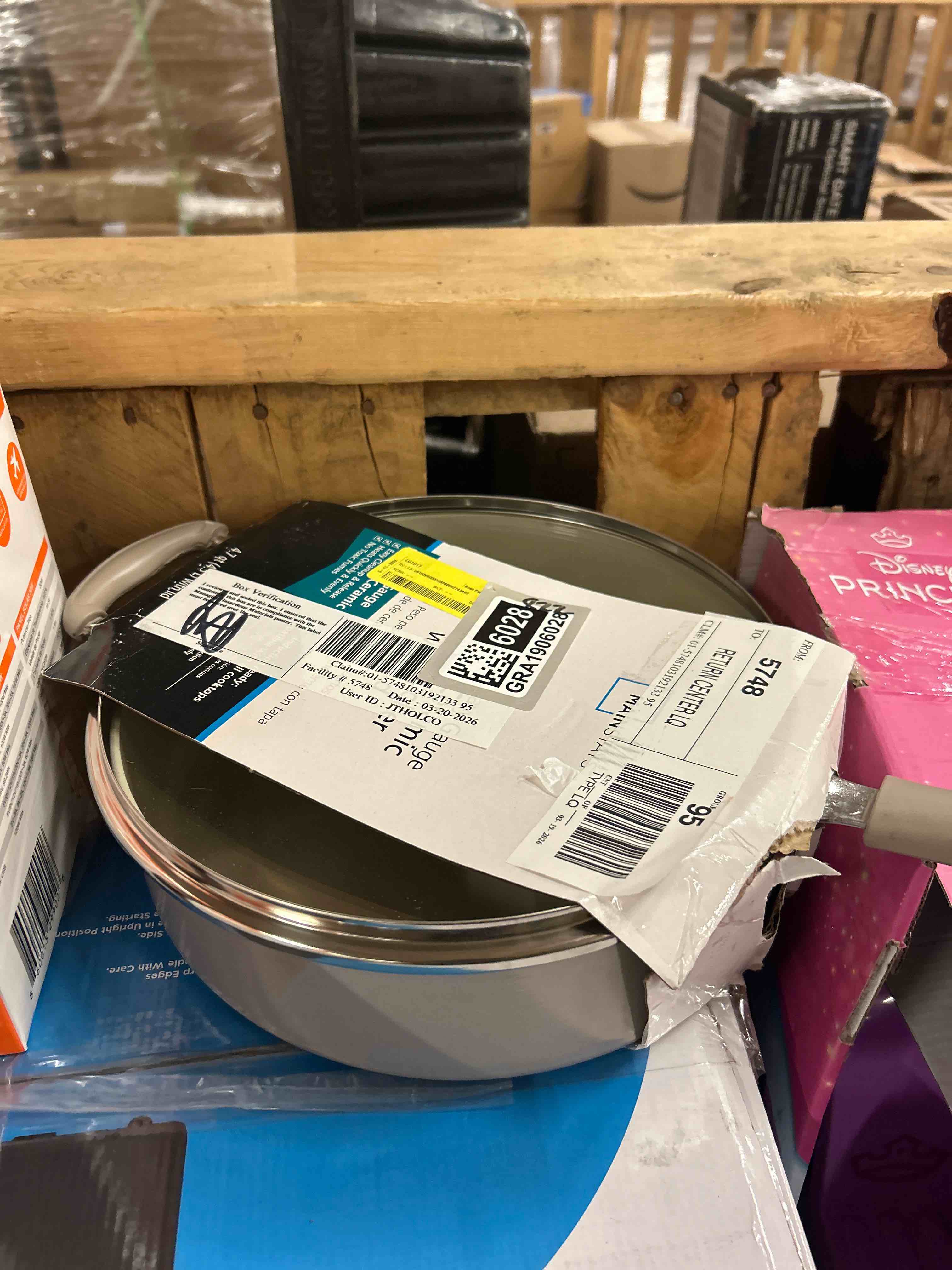 Condition photo showing New/Like New for mainstays 4.7qt jumbo cooker with lid heavy gauge ceramic