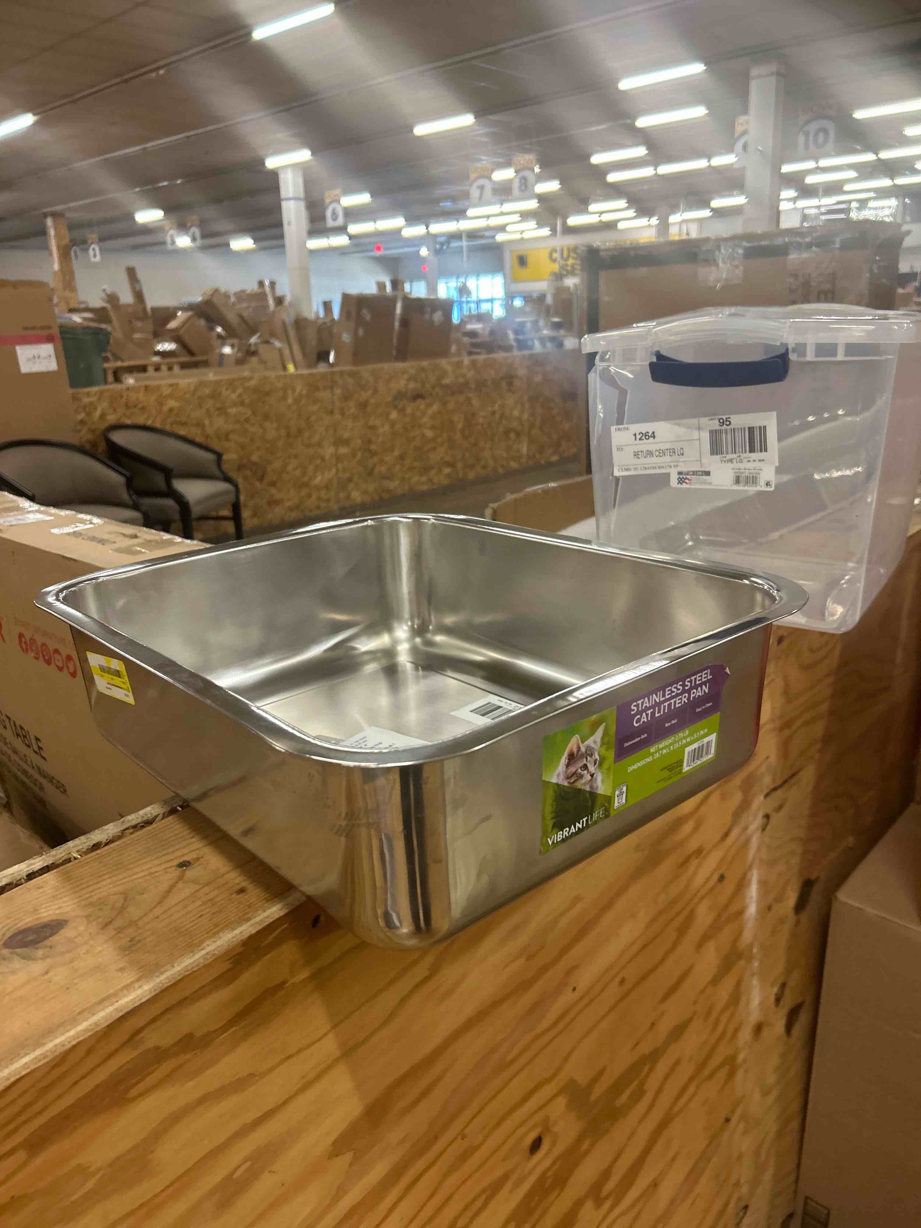 Condition photo showing New/Like New for vibrant life stainless steel open top cat litter pan