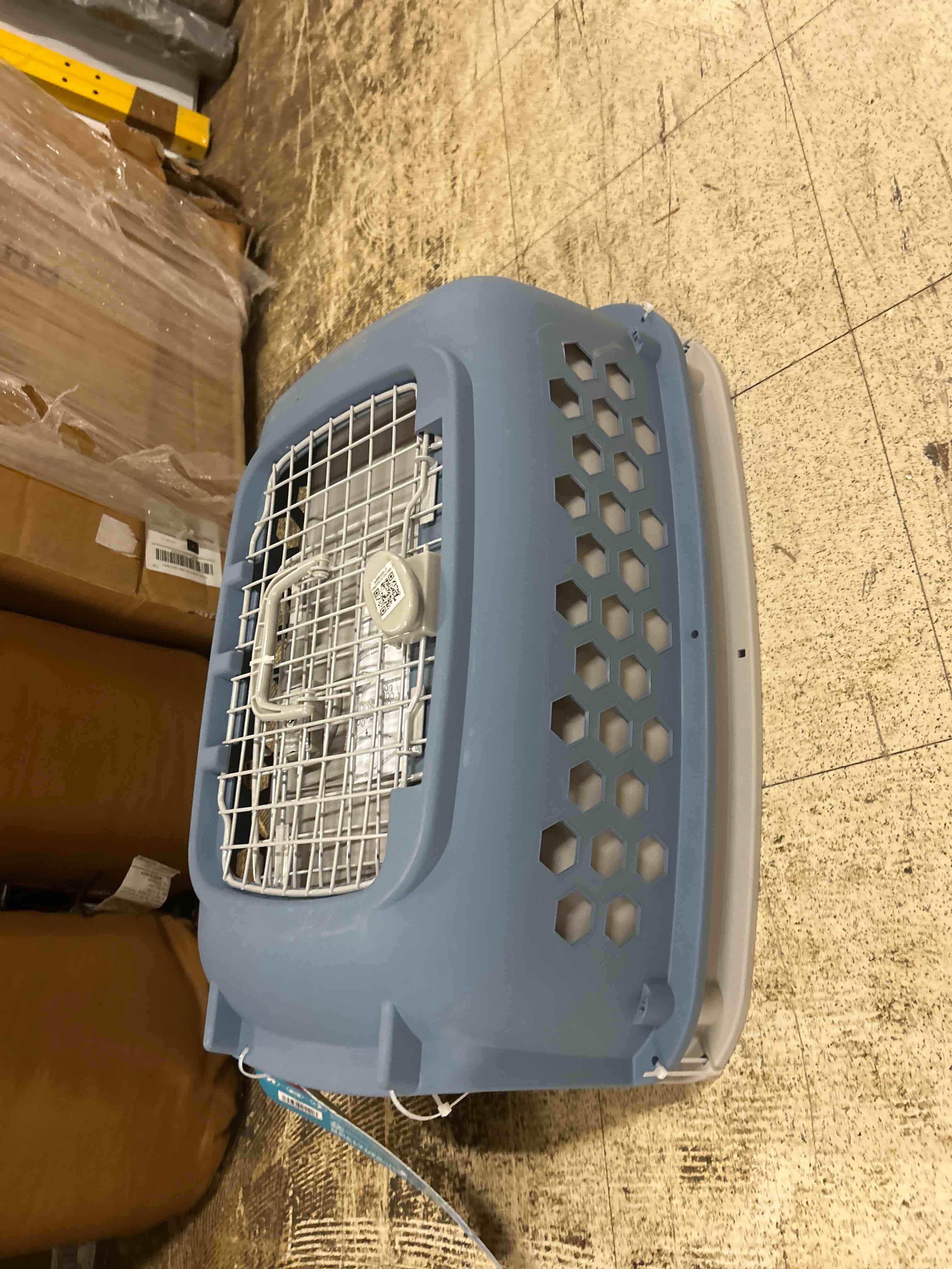 Condition photo showing New/Like New for vibrant life double door dog kennel with top opening  multicolor  24 in