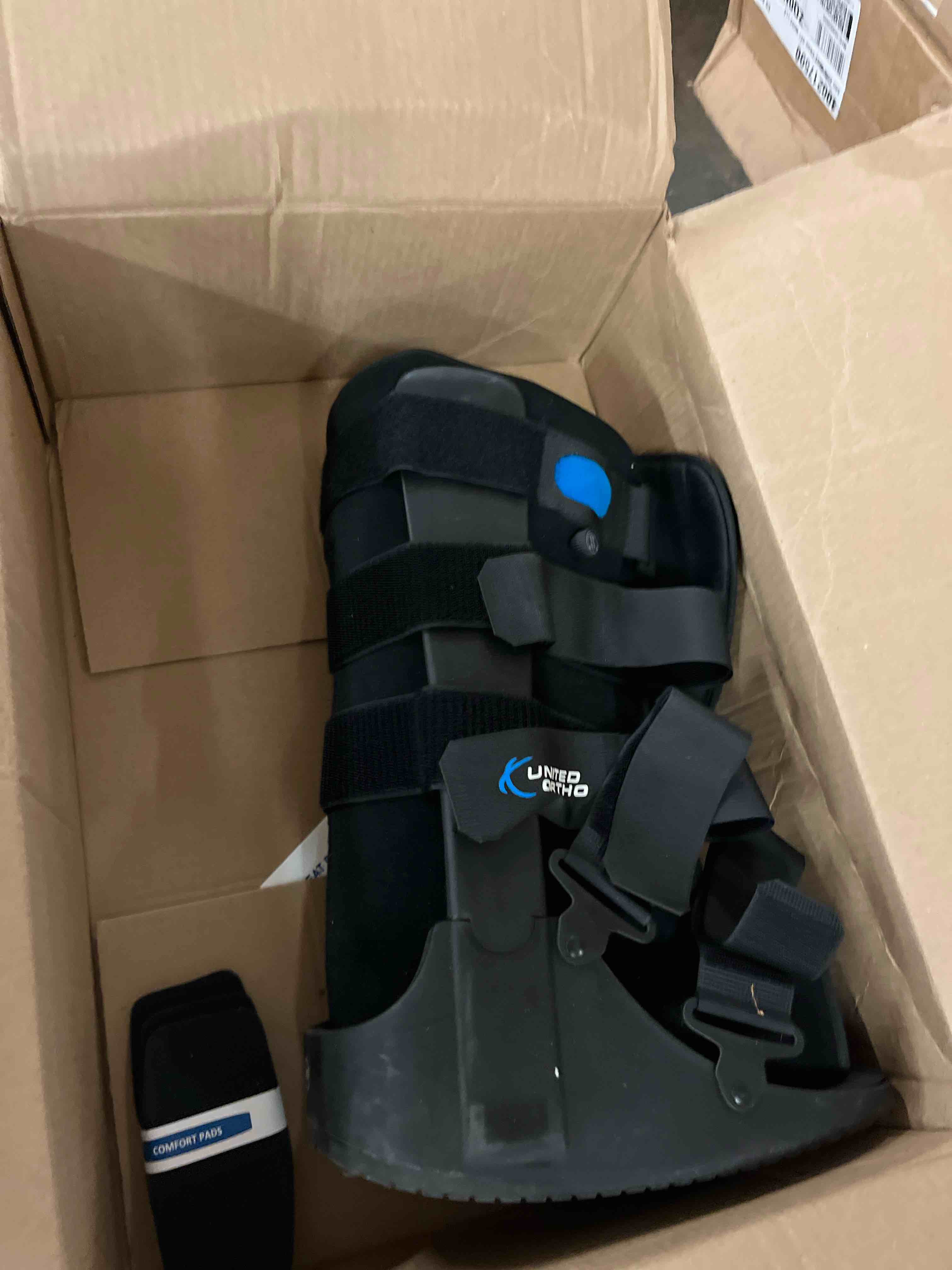 Condition photo showing Good Condition for united ortho air cam walker fracture boot, medium, black