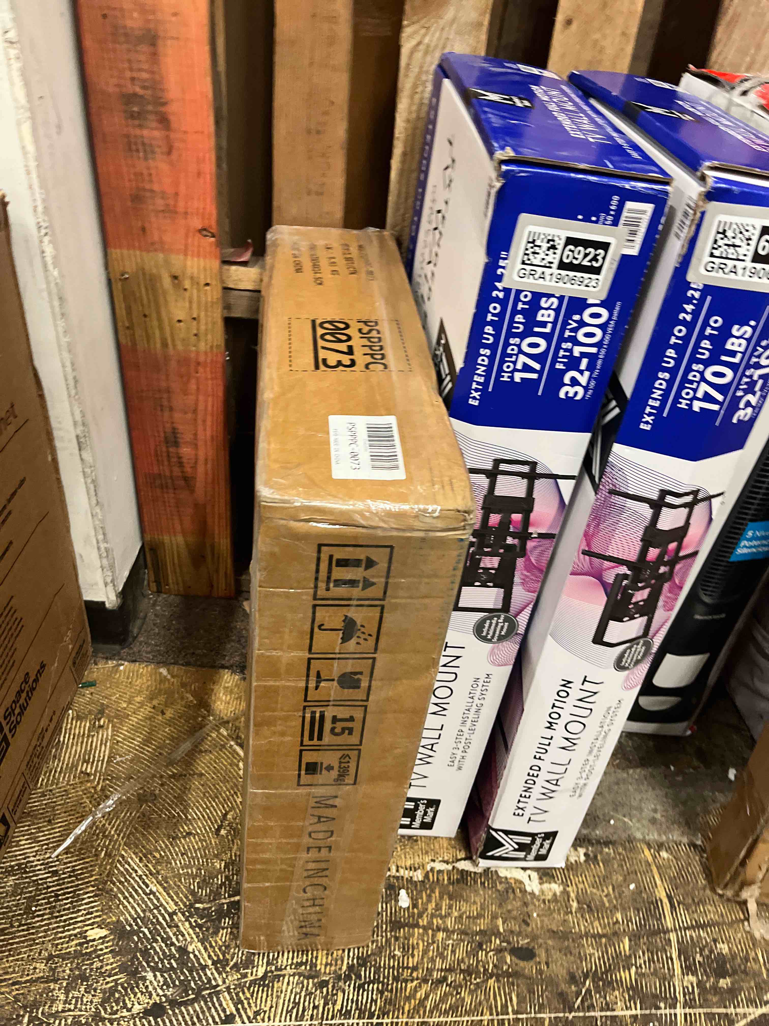 https://s3.amazonaws.com/lotting-images-prod/phillipi/GRA1906924_1779454394398.jpeg