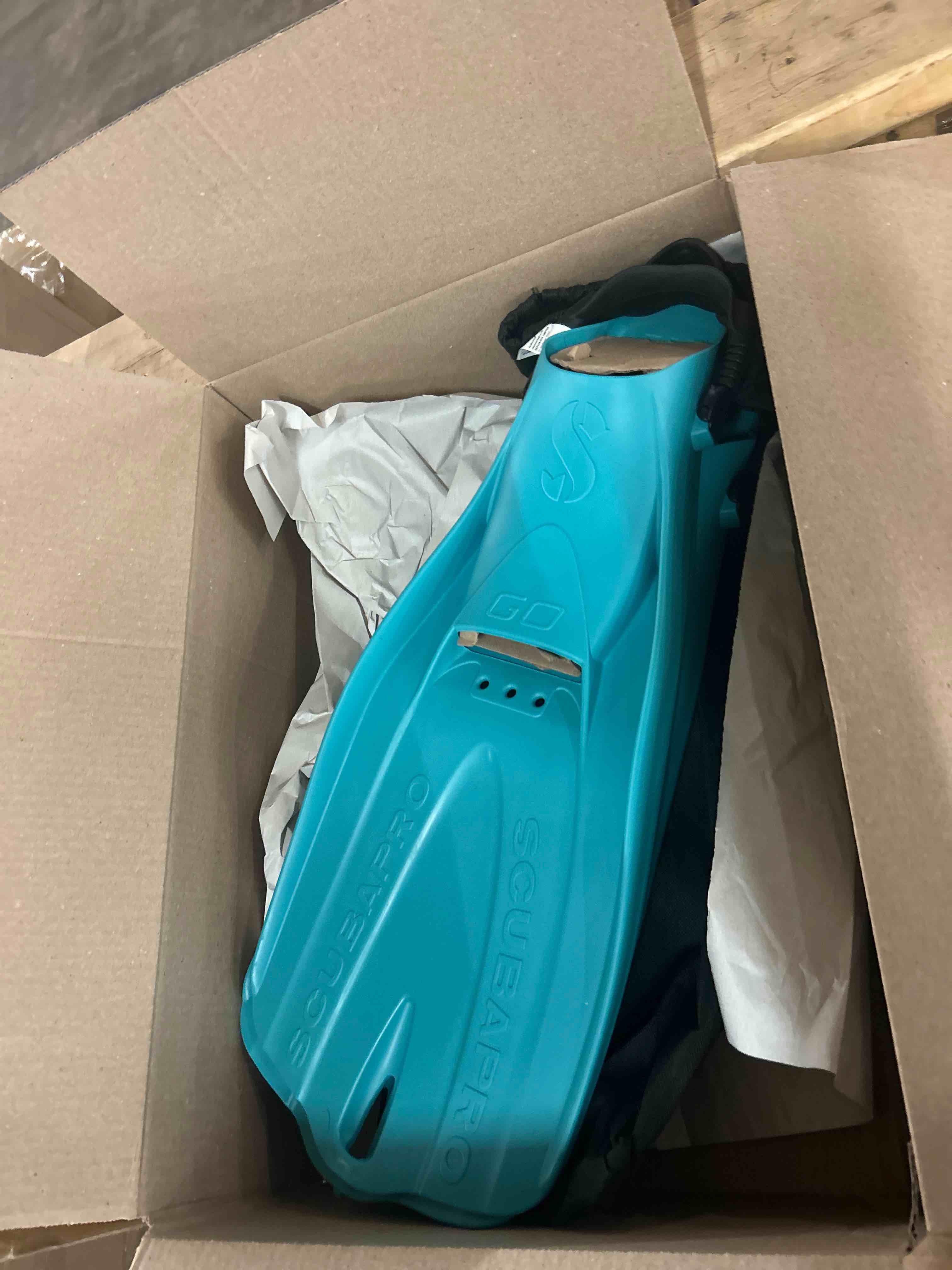 Condition photo showing New/Like New for scubapro go travel scuba diving fin for snorkeling and swimming, open heel strap