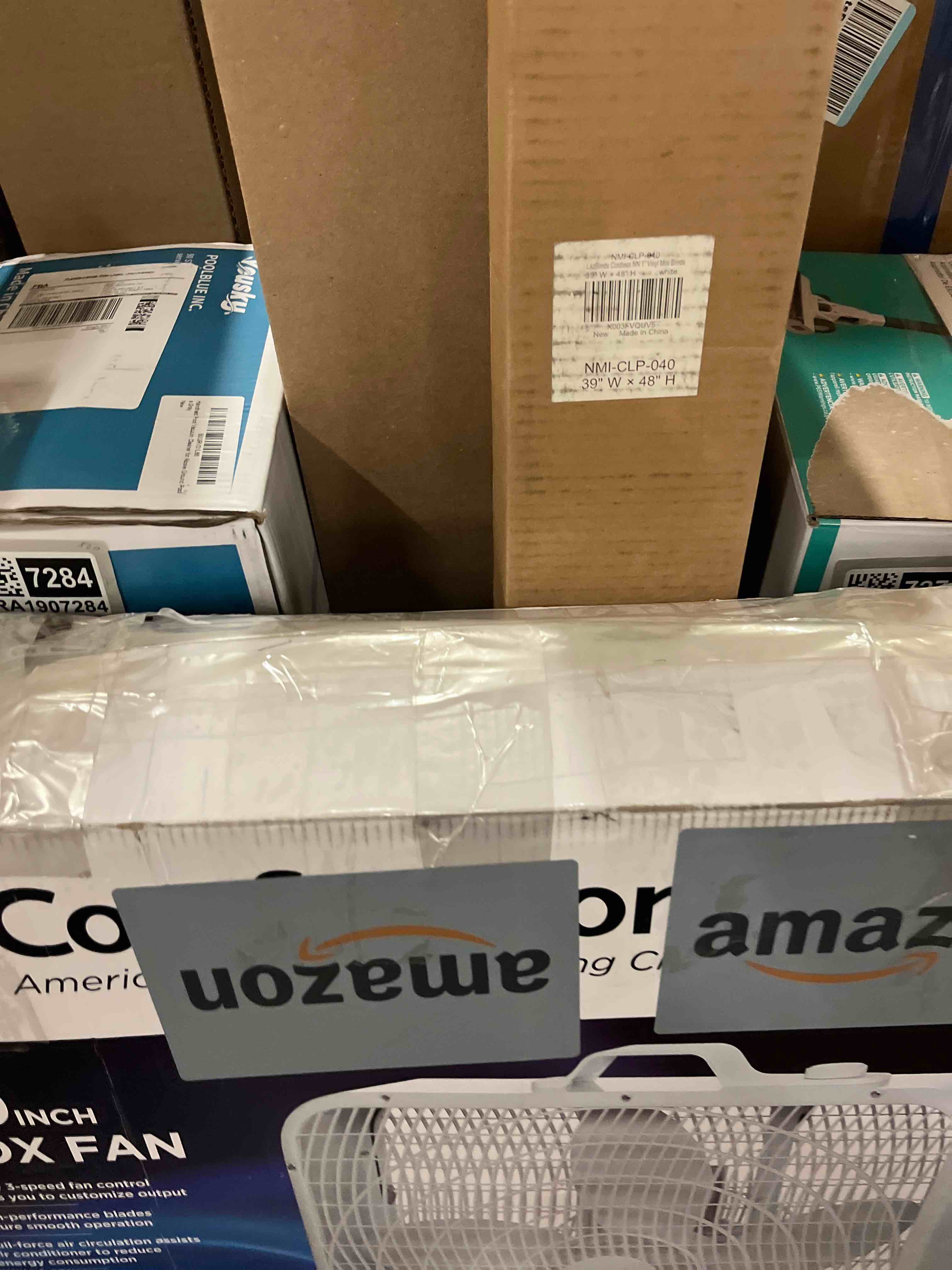 Condition photo showing Good Condition for comfort zone box fan with carry handle, 20 inch, 3 speed full-force air circulation with air conditioner, floor fan, bedroom fan, airflow 15.03 ft/sec, ideal for home, bedroom & office, cz200a