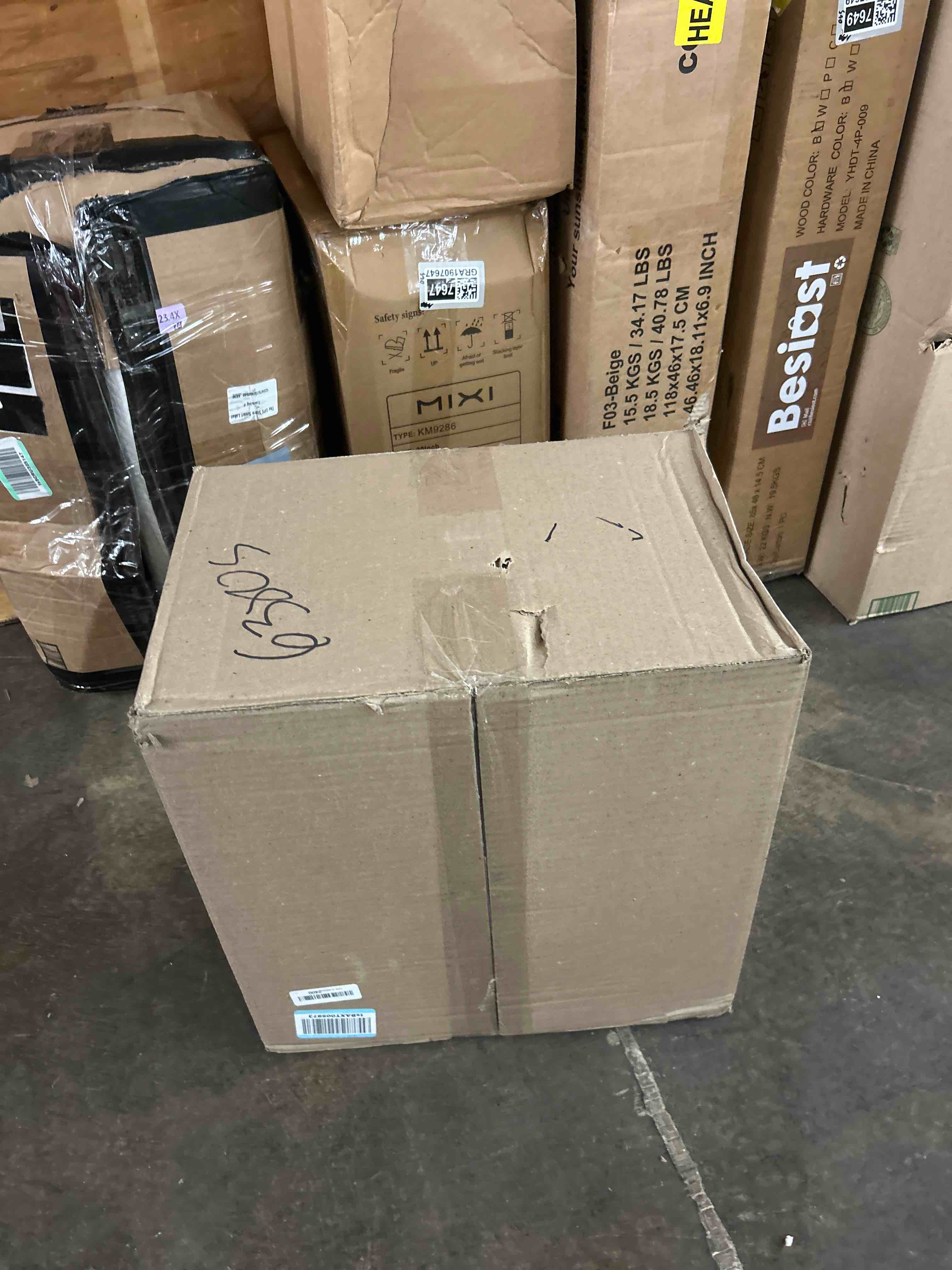 Condition photo showing New/Like New for amazon basics bubble wrap for moving, packing, shipping and storage, perforated protective cushioning for fragile items, 12-inch x 175-ft long roll, small 3/16", clear