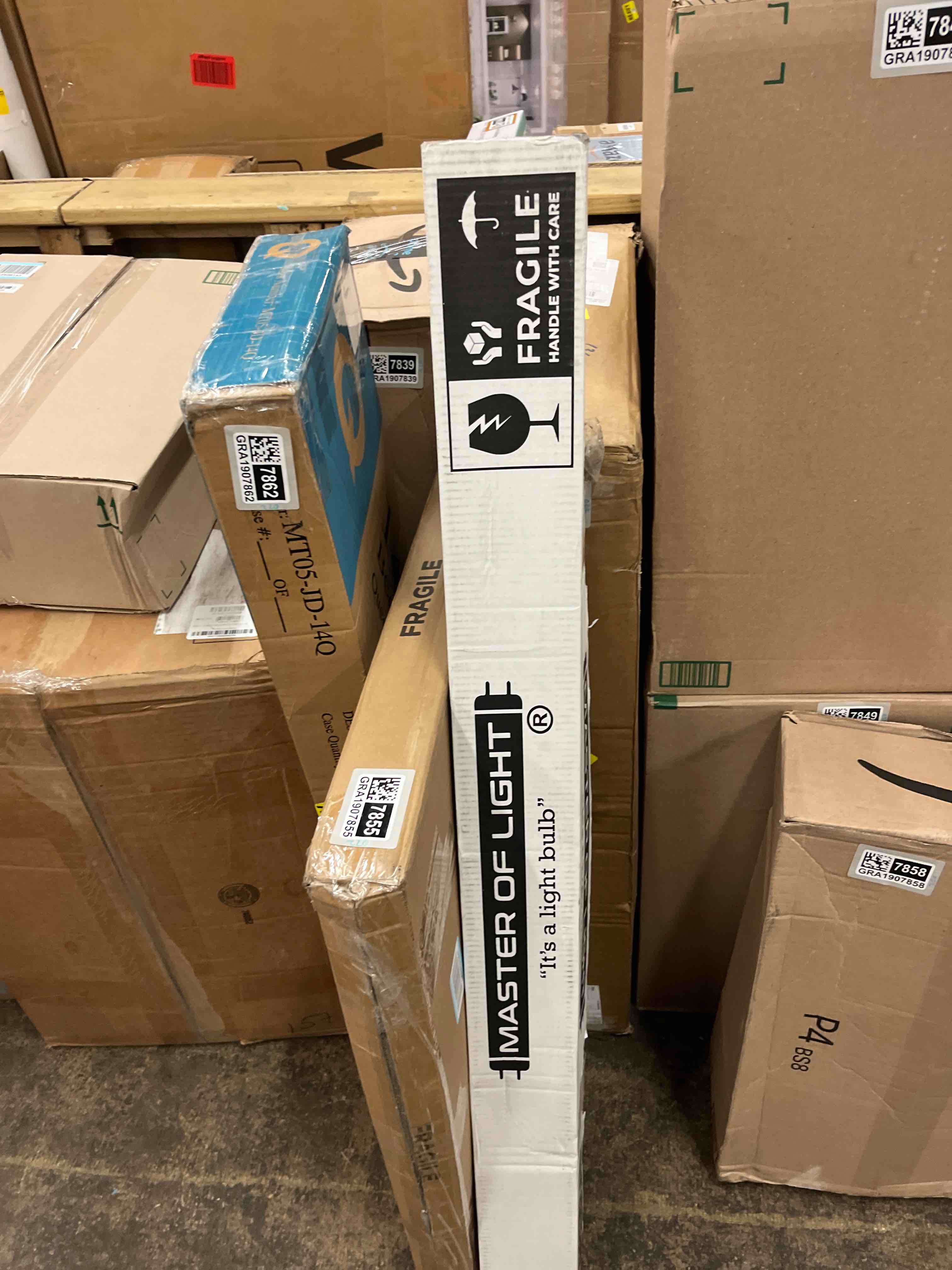 Condition photo showing New/Like New for f40t12/d (4 pack) 4ft fluorescent tube light bulb 40w 40 watt daylight t12 f40t12 6500k 1.5 inch diameter replaces f40dx f40t12/865/eco f40sp65/eco f40dx/alto f40/lr/eco/2p f40t12/dx (4)