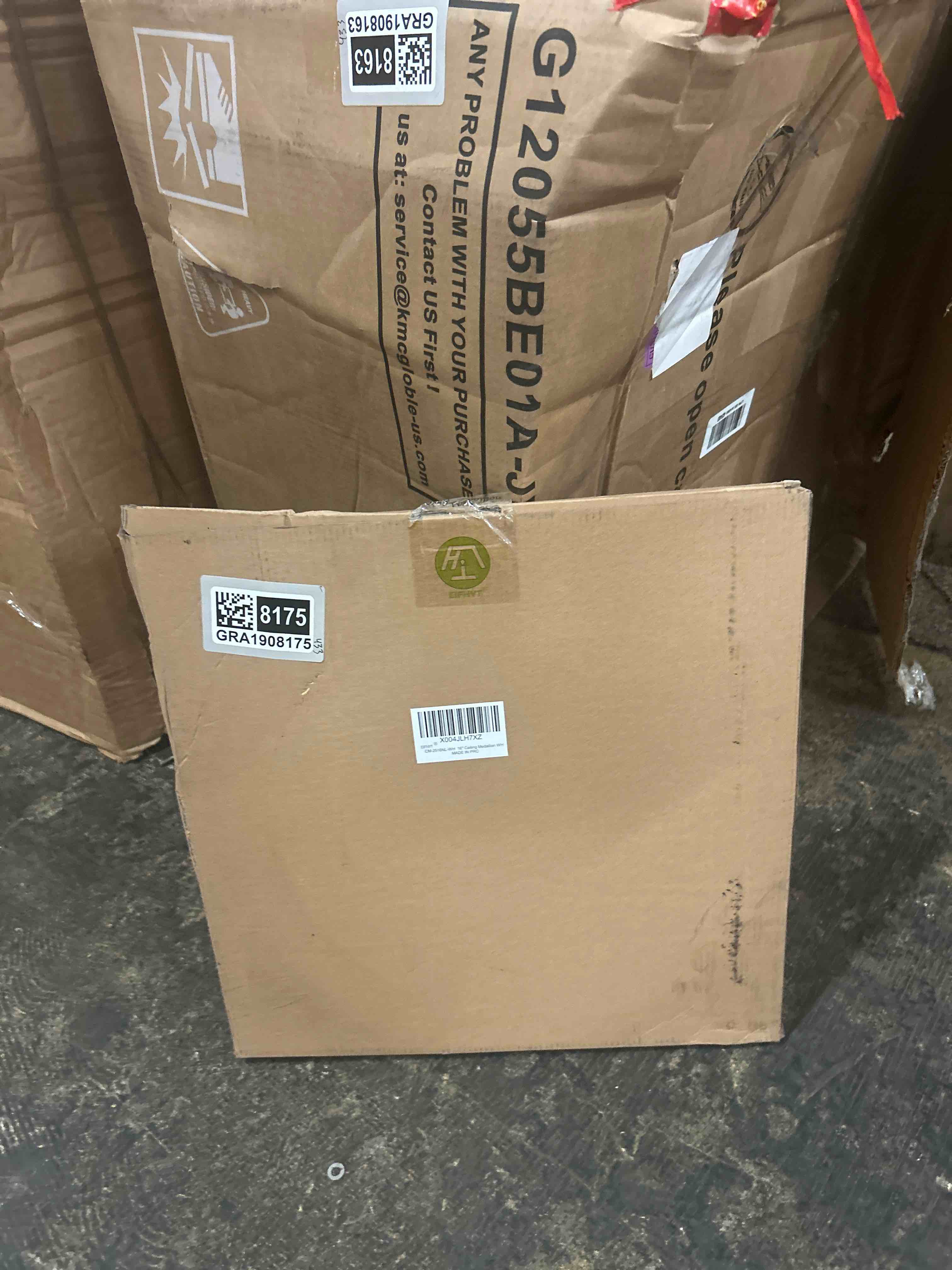 Condition photo showing New/Like New for eifhyt molded nylon ceiling medallion for light fixtures and ceiling fans 16"od x 4"id x 3/4"p (fits canopies up to 12-3/8") white