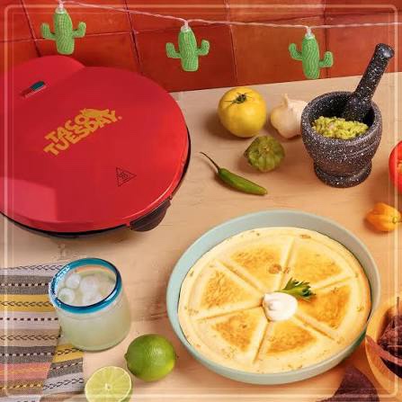 Condition photo showing New/Like New for taco tuesday deluxe 10-inch 6-wedge electric quesadilla maker with extra stuffing latch, red