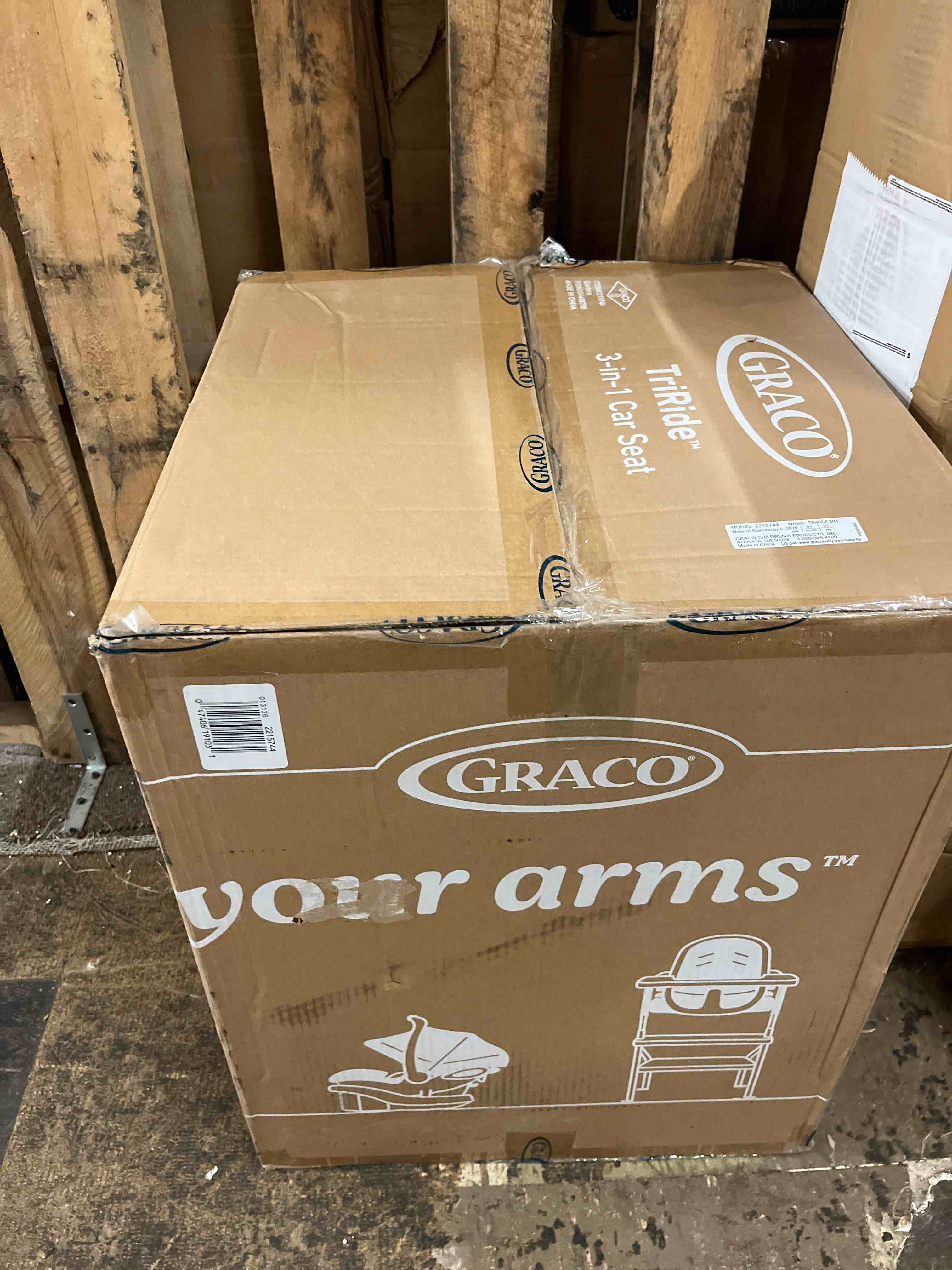 Condition photo showing New/Like New for graco® triride 3-in-1 convertible car seat - highback booster, forward & rear facing modes, suitable from newborn to preschooler, perfect for long journeys in redmond color