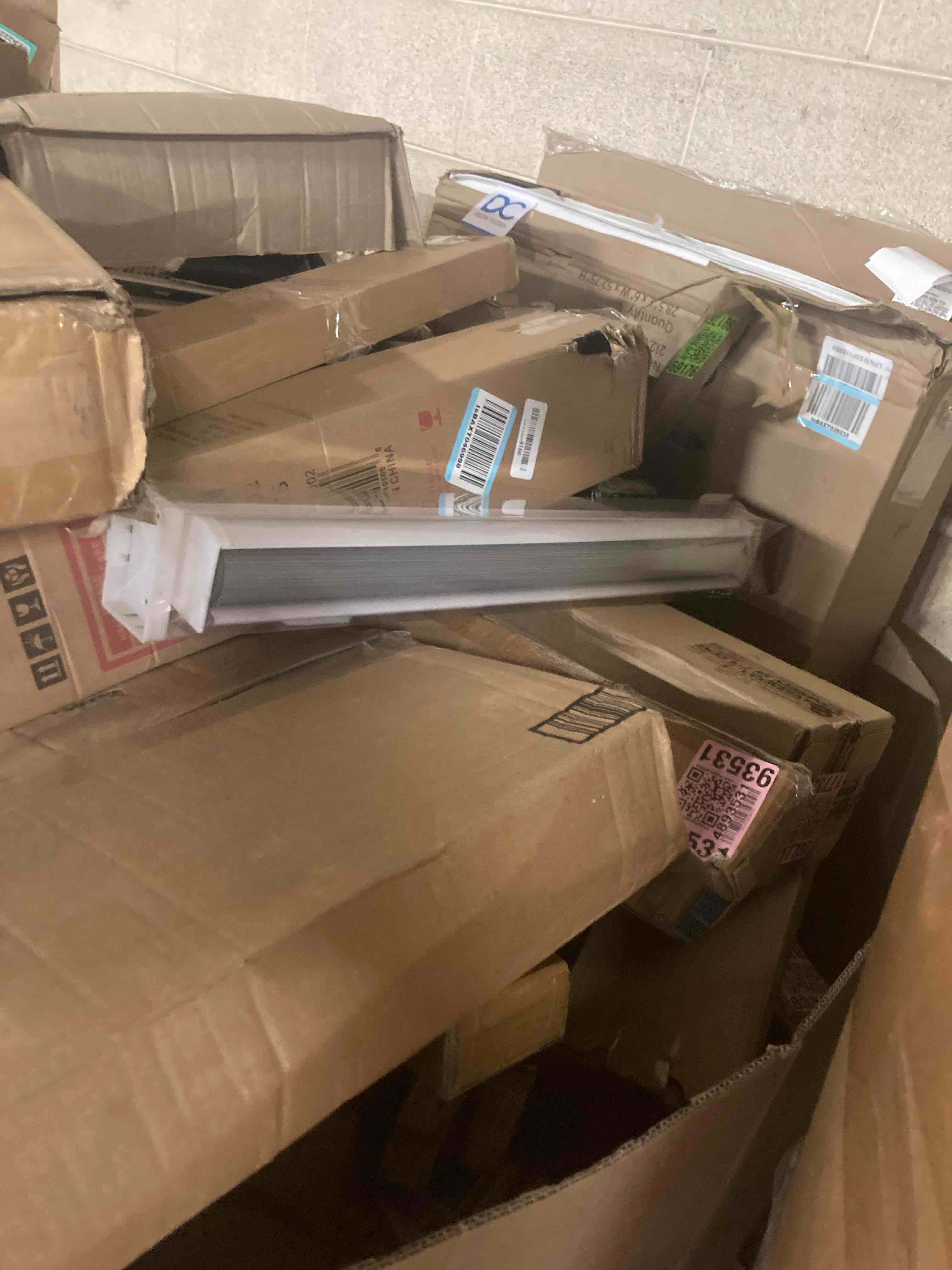 https://s3.amazonaws.com/lotting-images-prod/phillipi/GRA2153587_1755114829304.jpeg