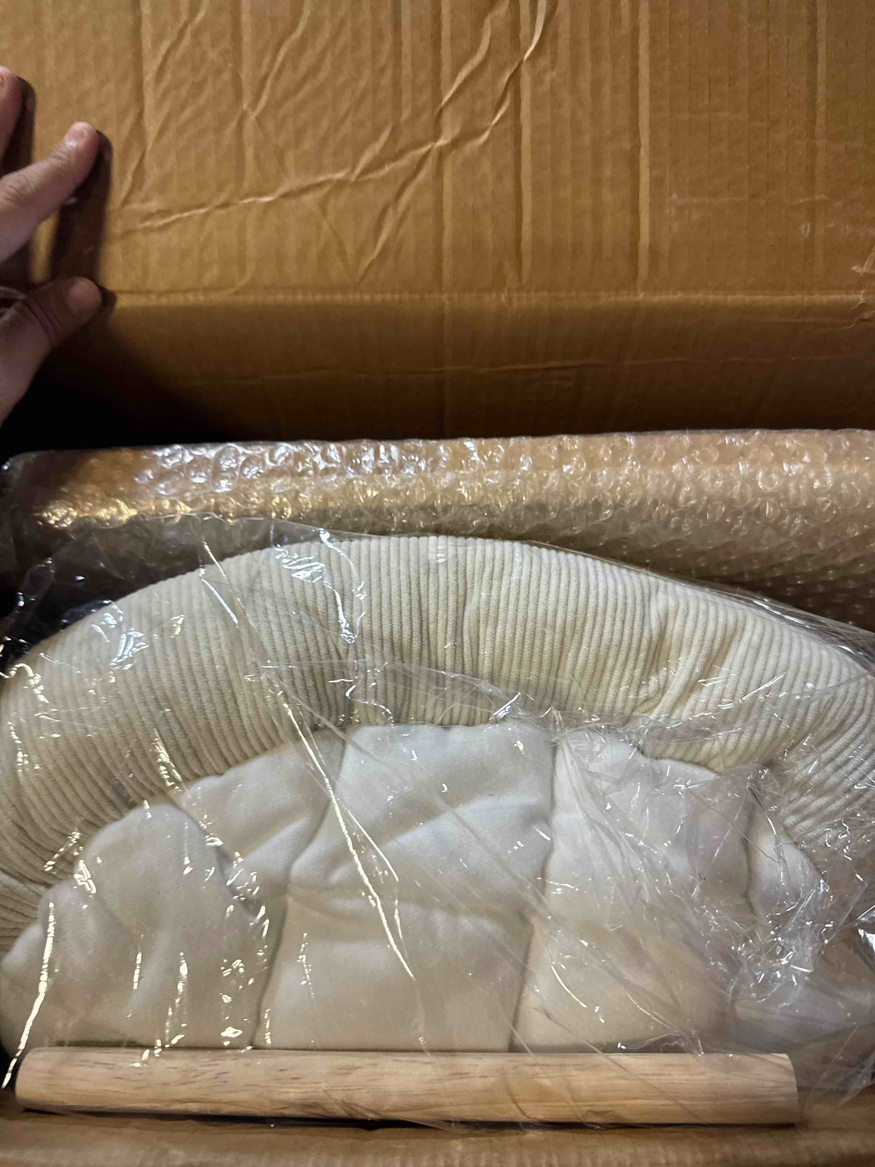 https://s3.amazonaws.com/lotting-images-prod/phillipi/GRA2153819_1758298500625.jpeg