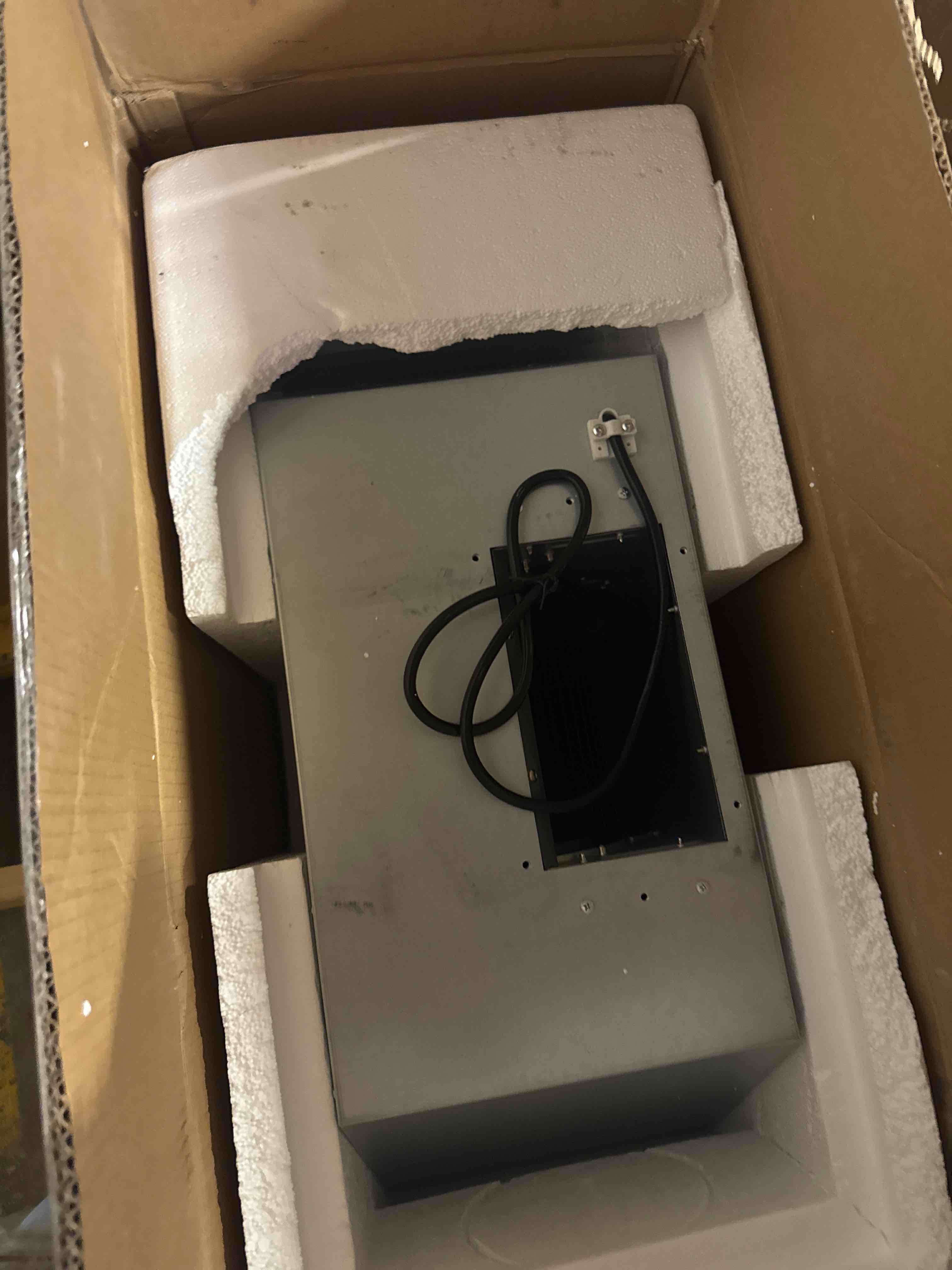 https://s3.amazonaws.com/lotting-images-prod/phillipi/GRA2154201_1759325384164.jpeg