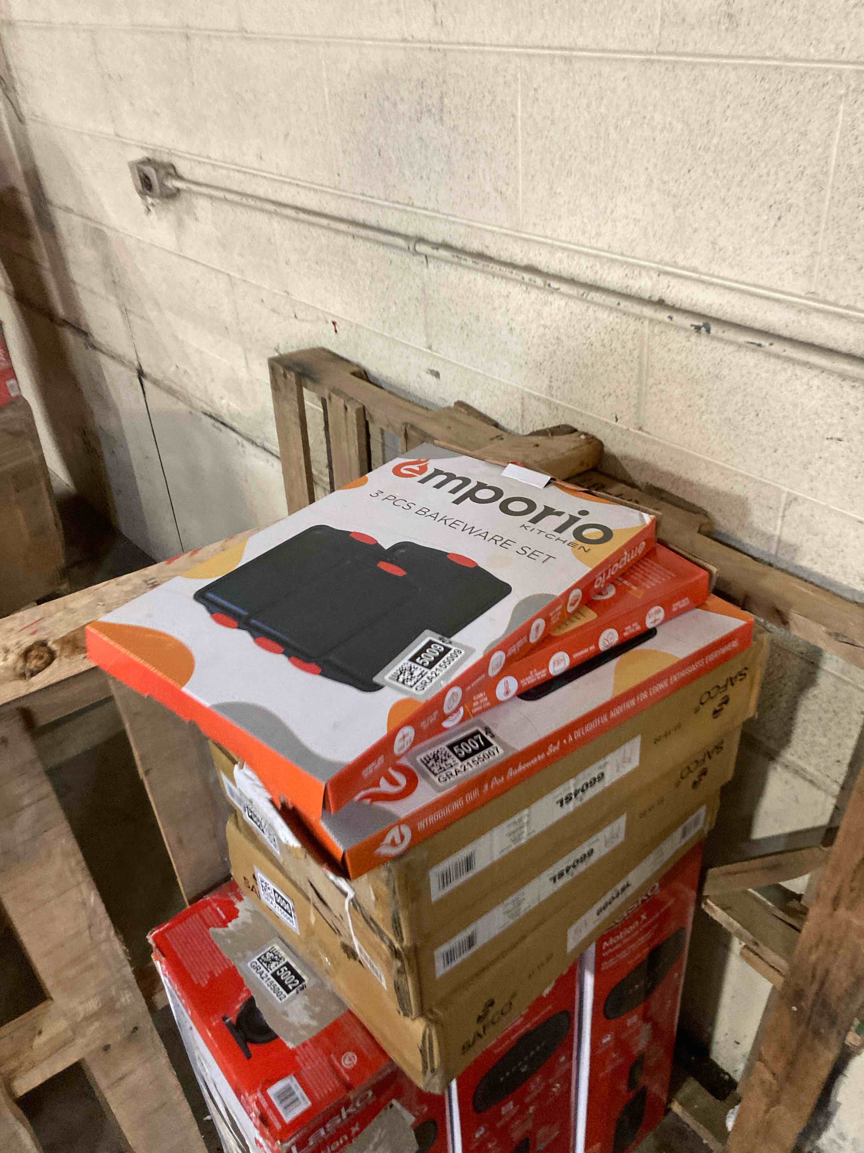 https://s3.amazonaws.com/lotting-images-prod/phillipi/GRA2155008_1743520259267.jpeg