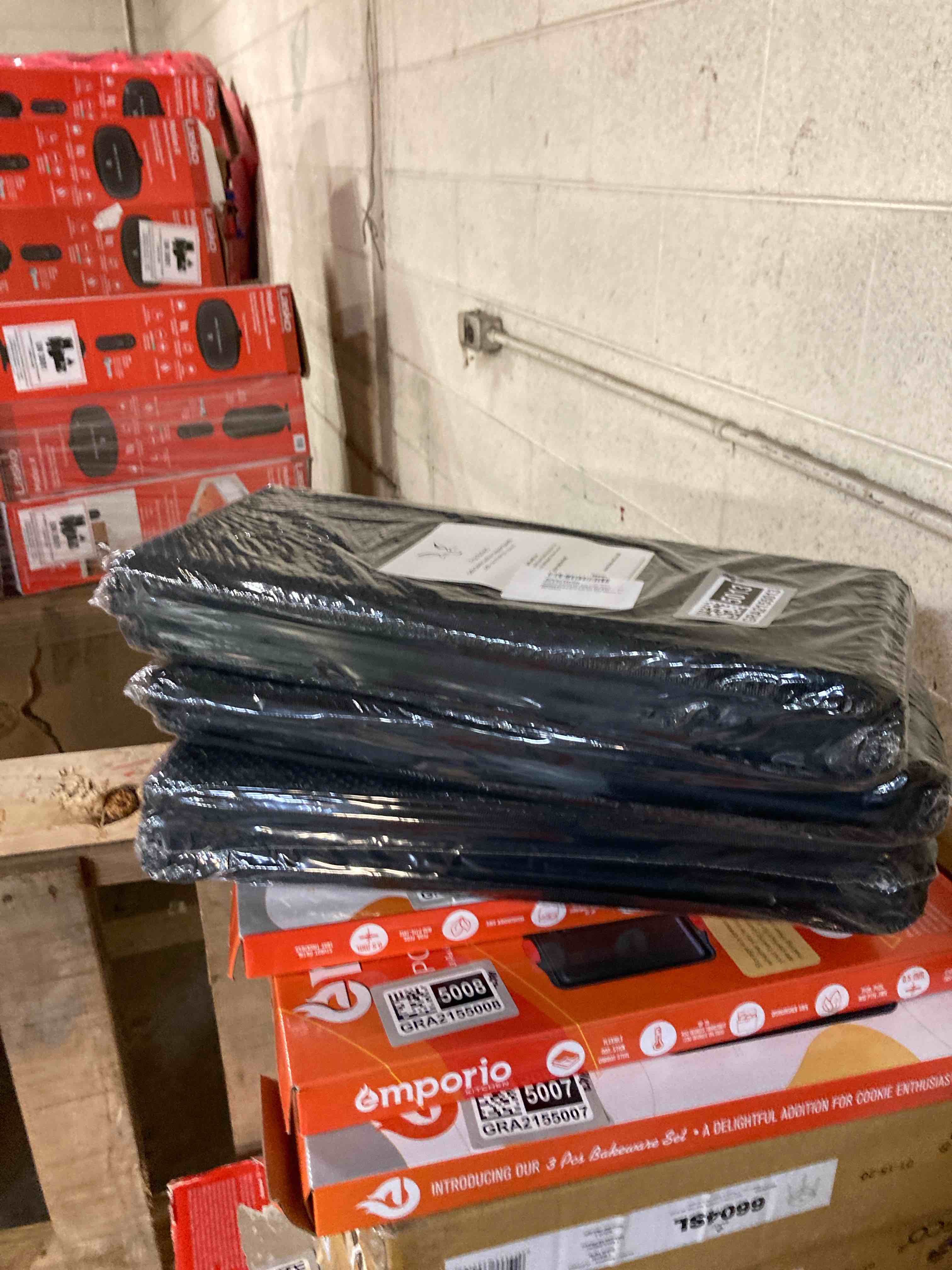 https://s3.amazonaws.com/lotting-images-prod/phillipi/GRA2155012_1743520390590.jpeg
