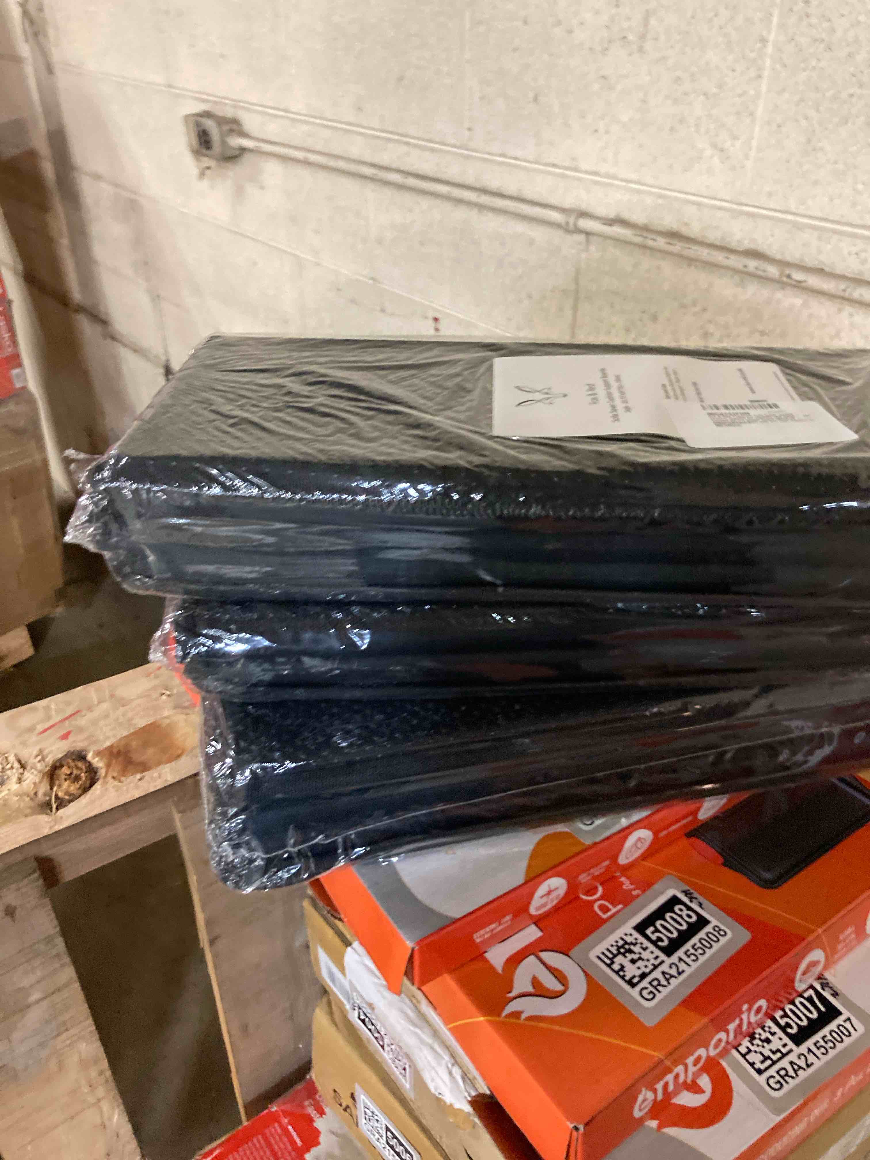 https://s3.amazonaws.com/lotting-images-prod/phillipi/GRA2155013_1743520393588.jpeg