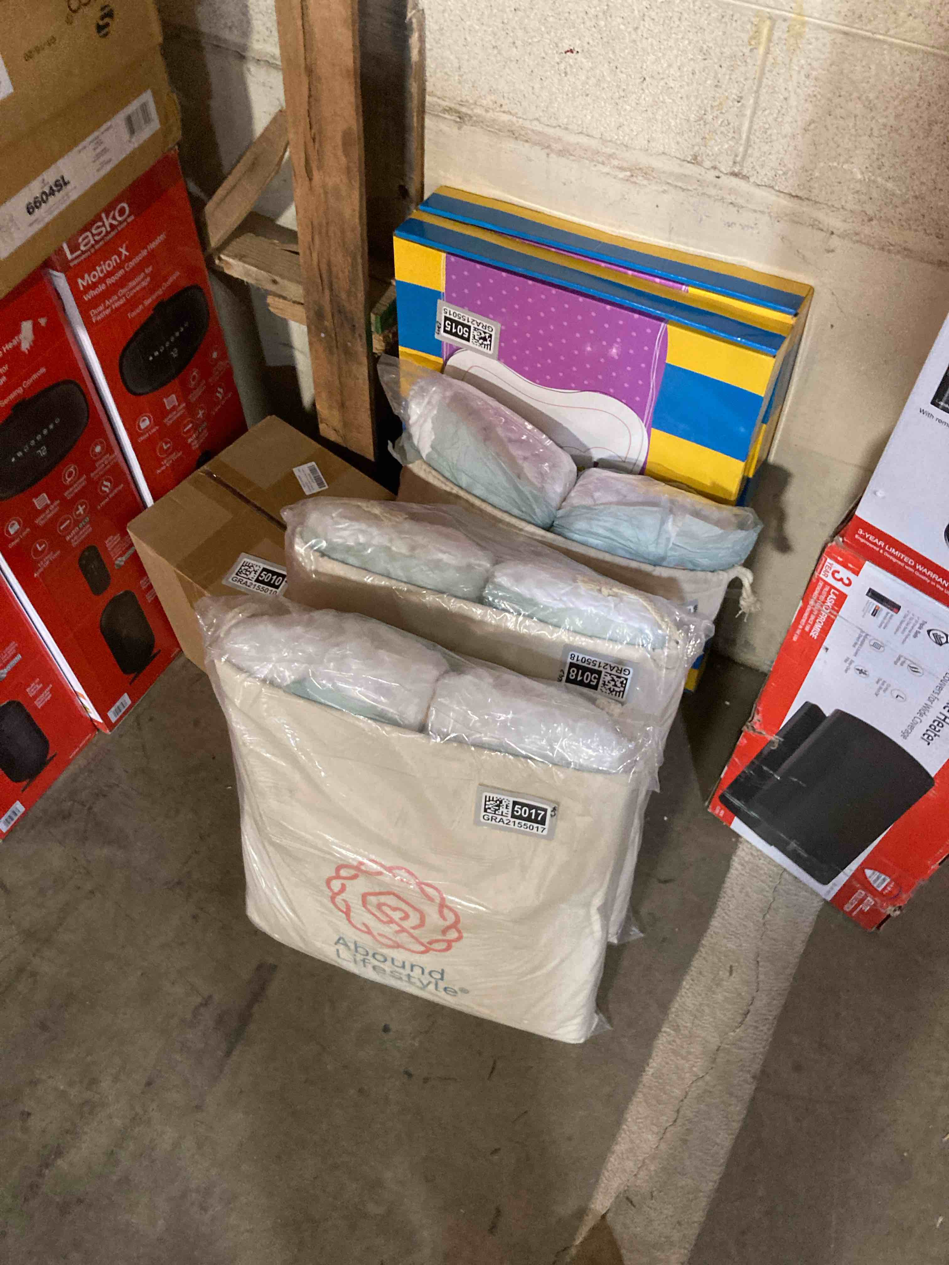 https://s3.amazonaws.com/lotting-images-prod/phillipi/GRA2155017_1743520748489.jpeg
