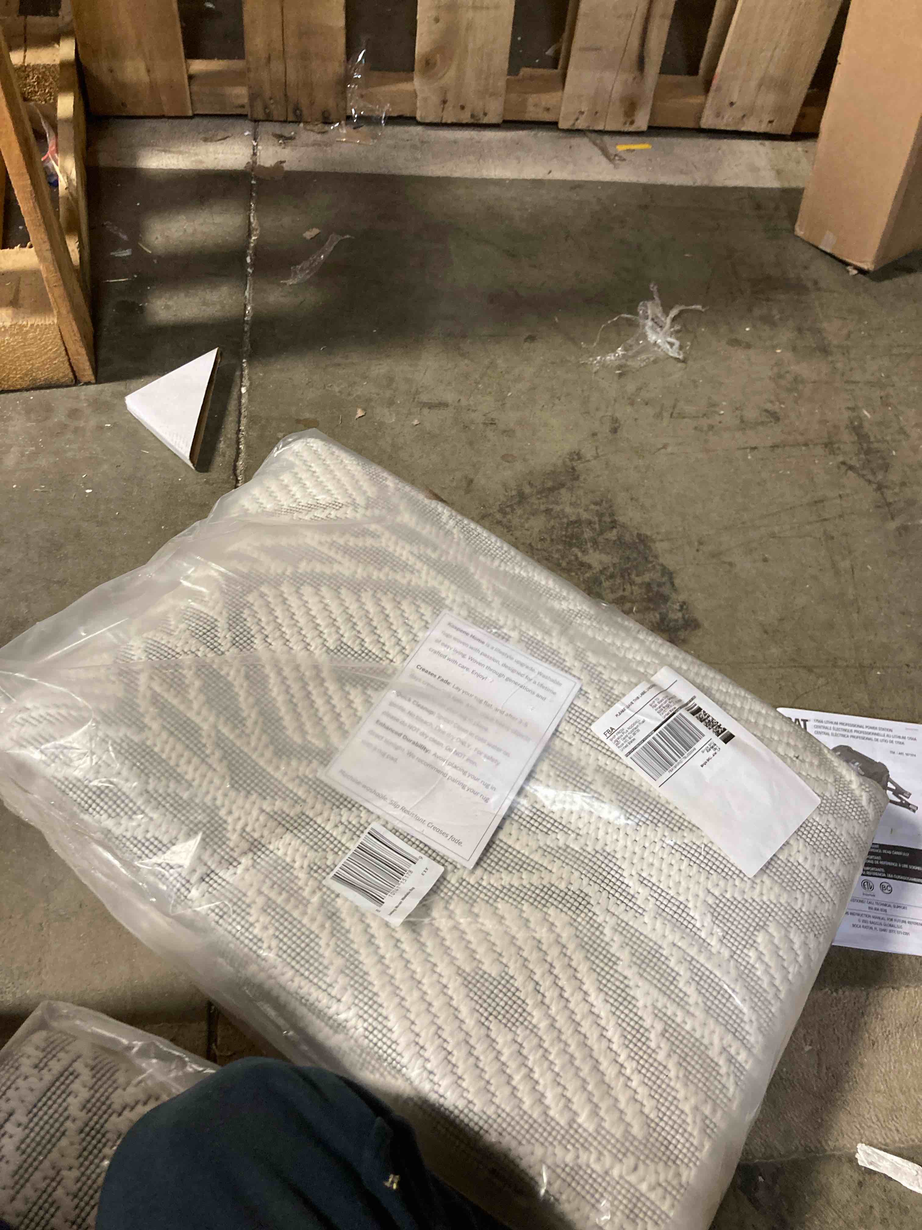 https://s3.amazonaws.com/lotting-images-prod/phillipi/GRA2155024_1743521087509.jpeg
