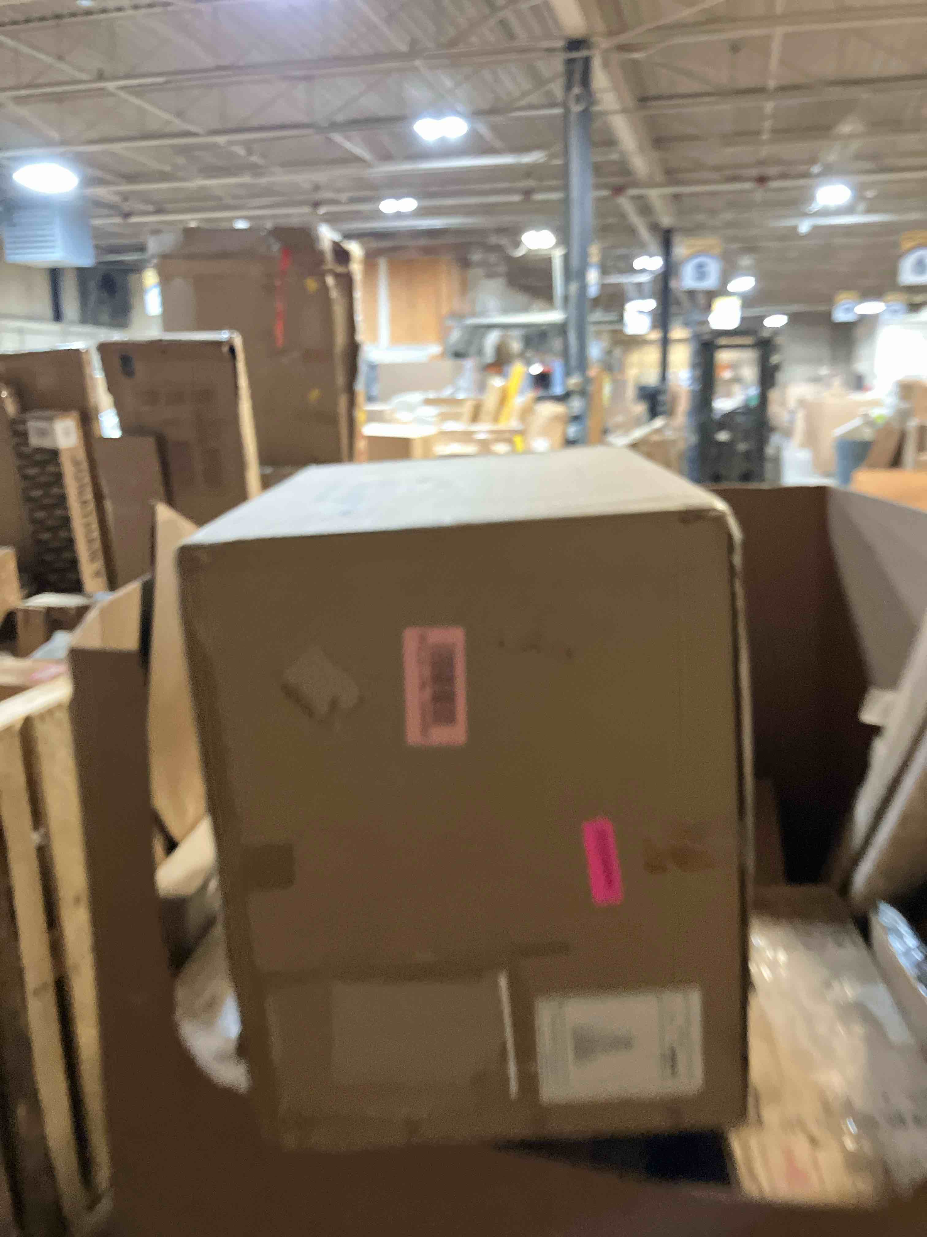 https://s3.amazonaws.com/lotting-images-prod/phillipi/GRA2155161_1743606899060.jpeg