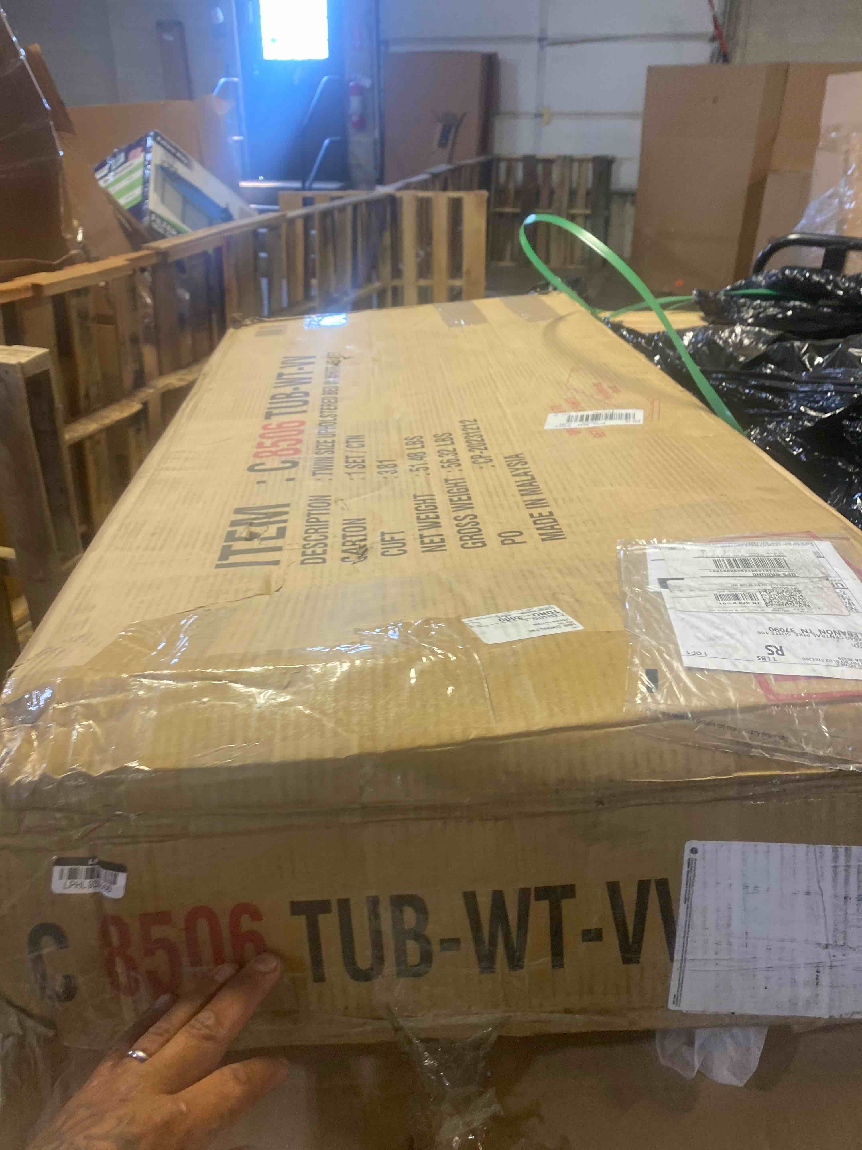 https://s3.amazonaws.com/lotting-images-prod/phillipi/GRA2156140_1754506096092.jpeg