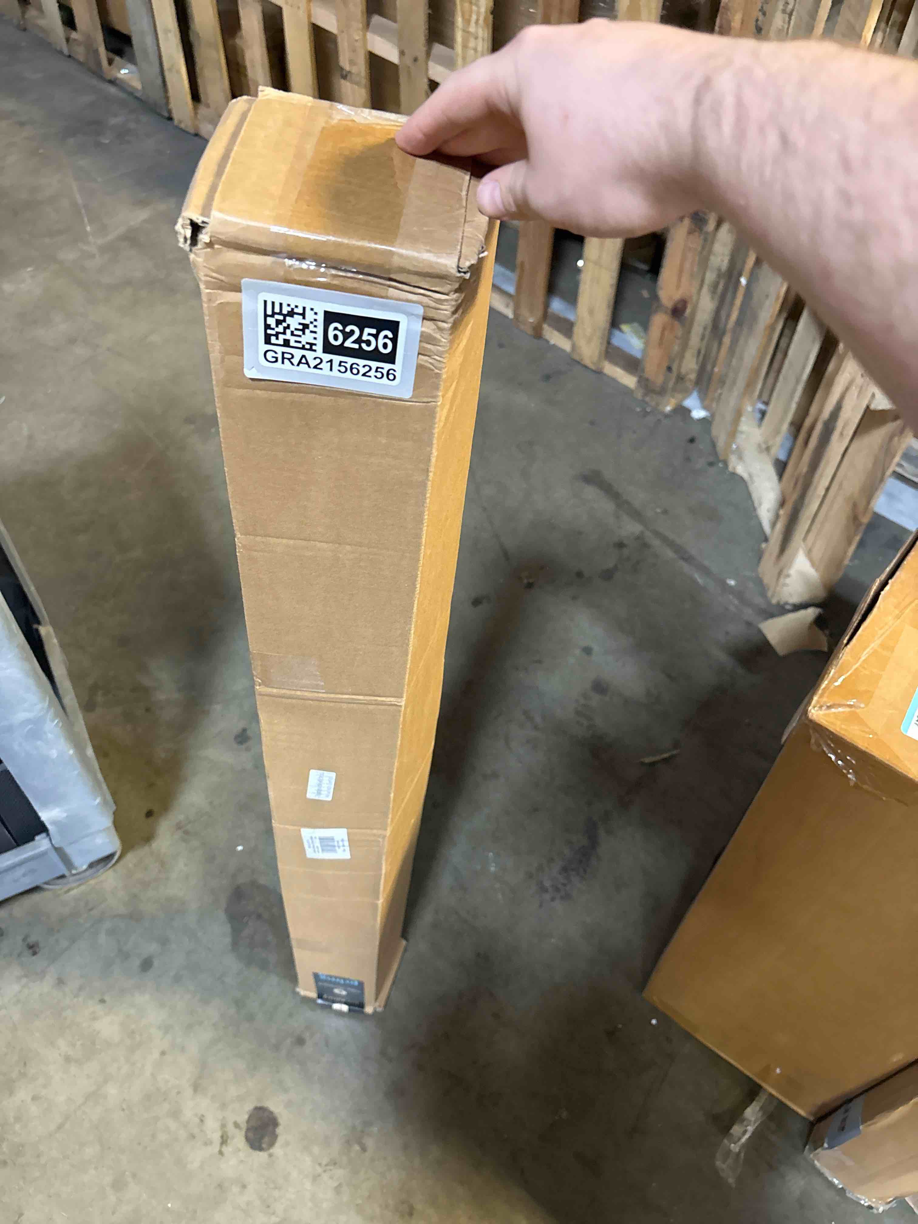 https://s3.amazonaws.com/lotting-images-prod/phillipi/GRA2156256_1757000465469.jpeg