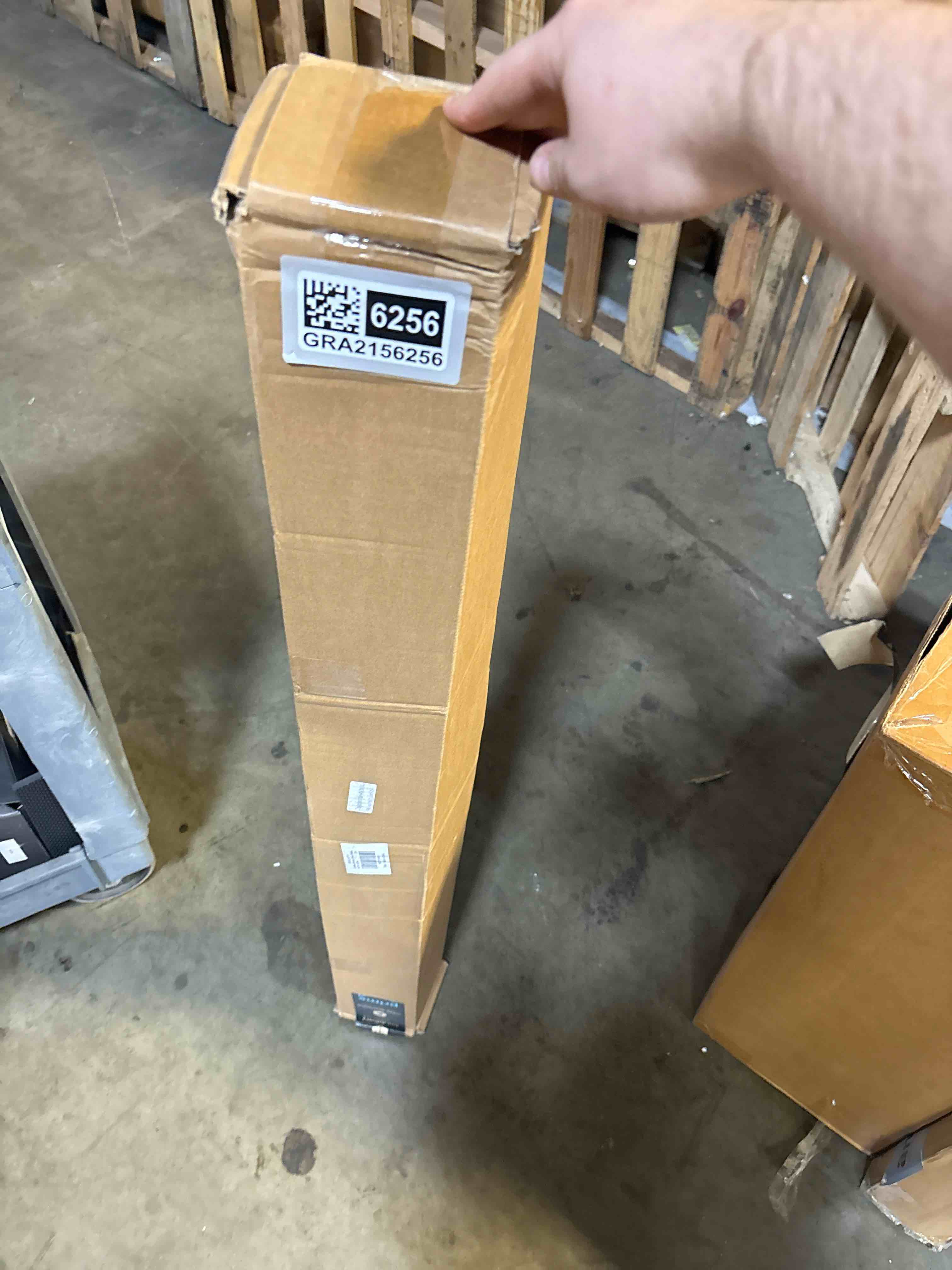 https://s3.amazonaws.com/lotting-images-prod/phillipi/GRA2156256_1757000466641.jpeg