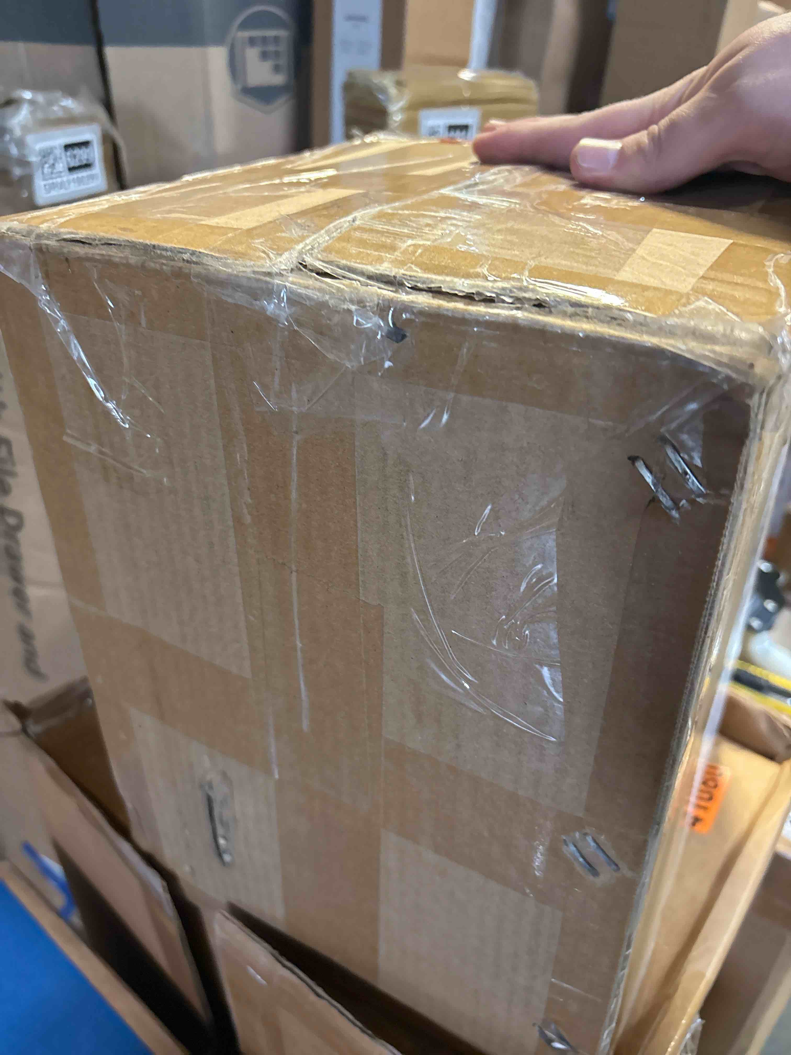 https://s3.amazonaws.com/lotting-images-prod/phillipi/GRA2156261_1757001543209.jpeg