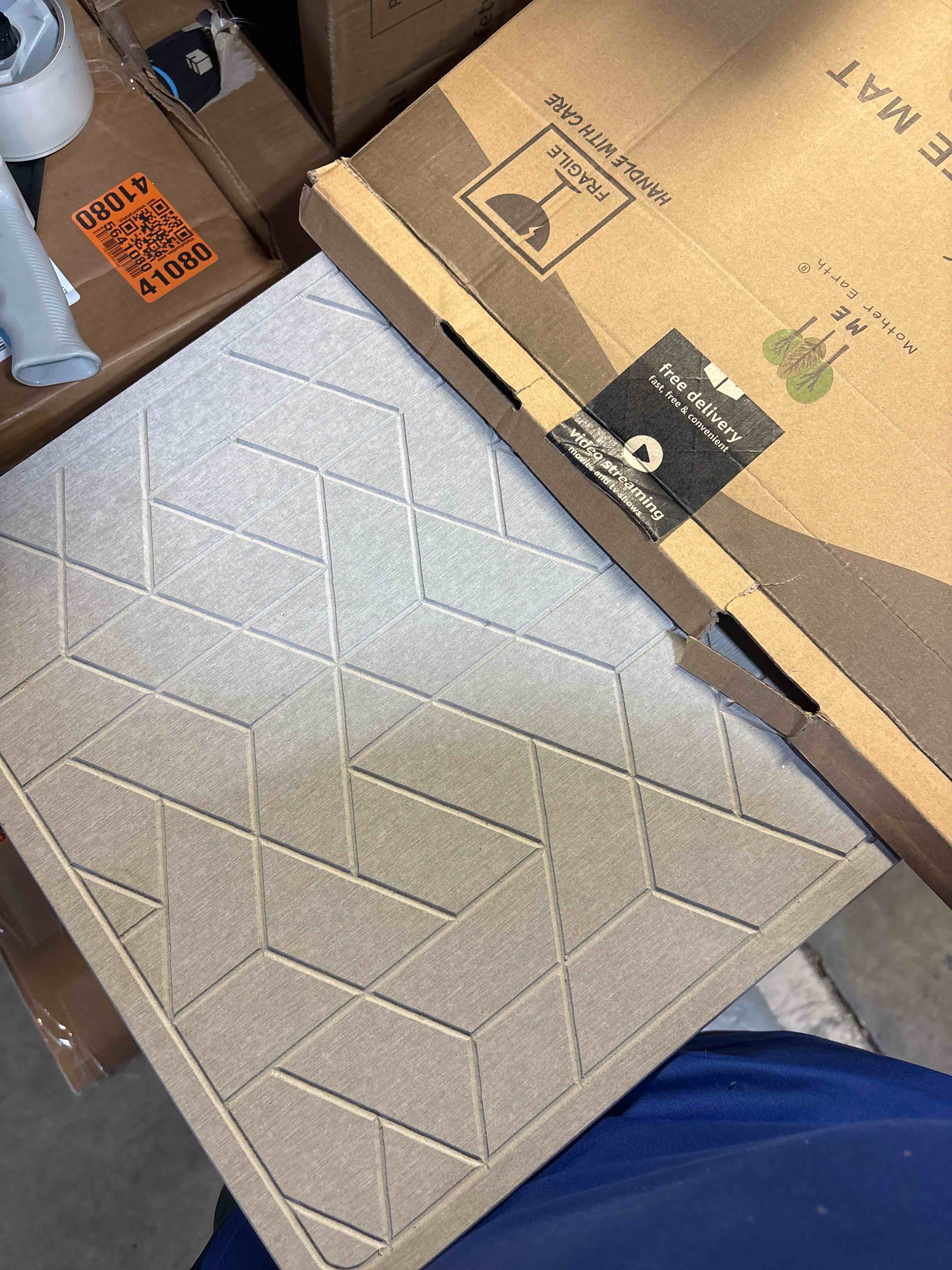 https://s3.amazonaws.com/lotting-images-prod/phillipi/GRA2156264_1757002160318.jpeg