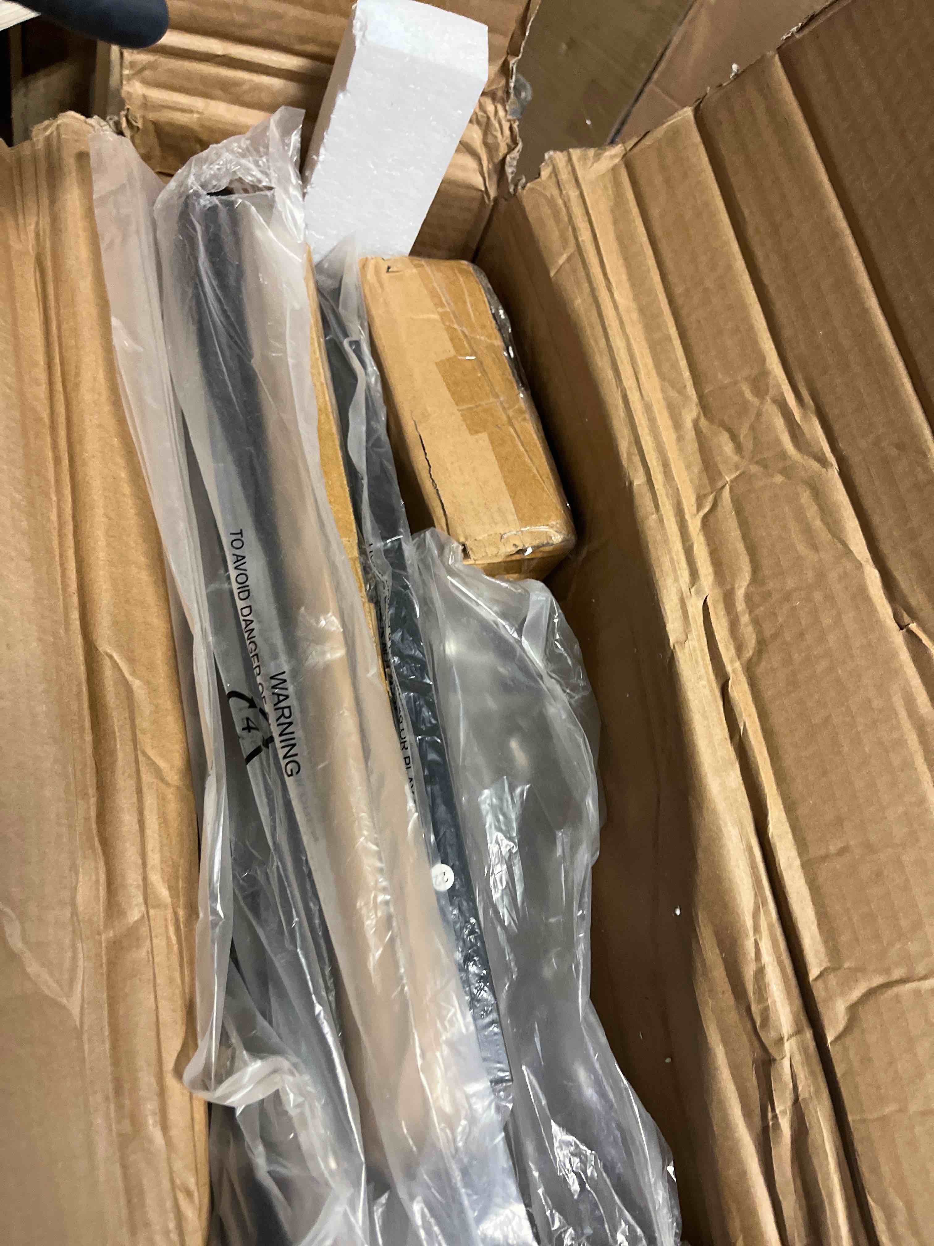 https://s3.amazonaws.com/lotting-images-prod/phillipi/GRA2156382_1757351893236.jpeg