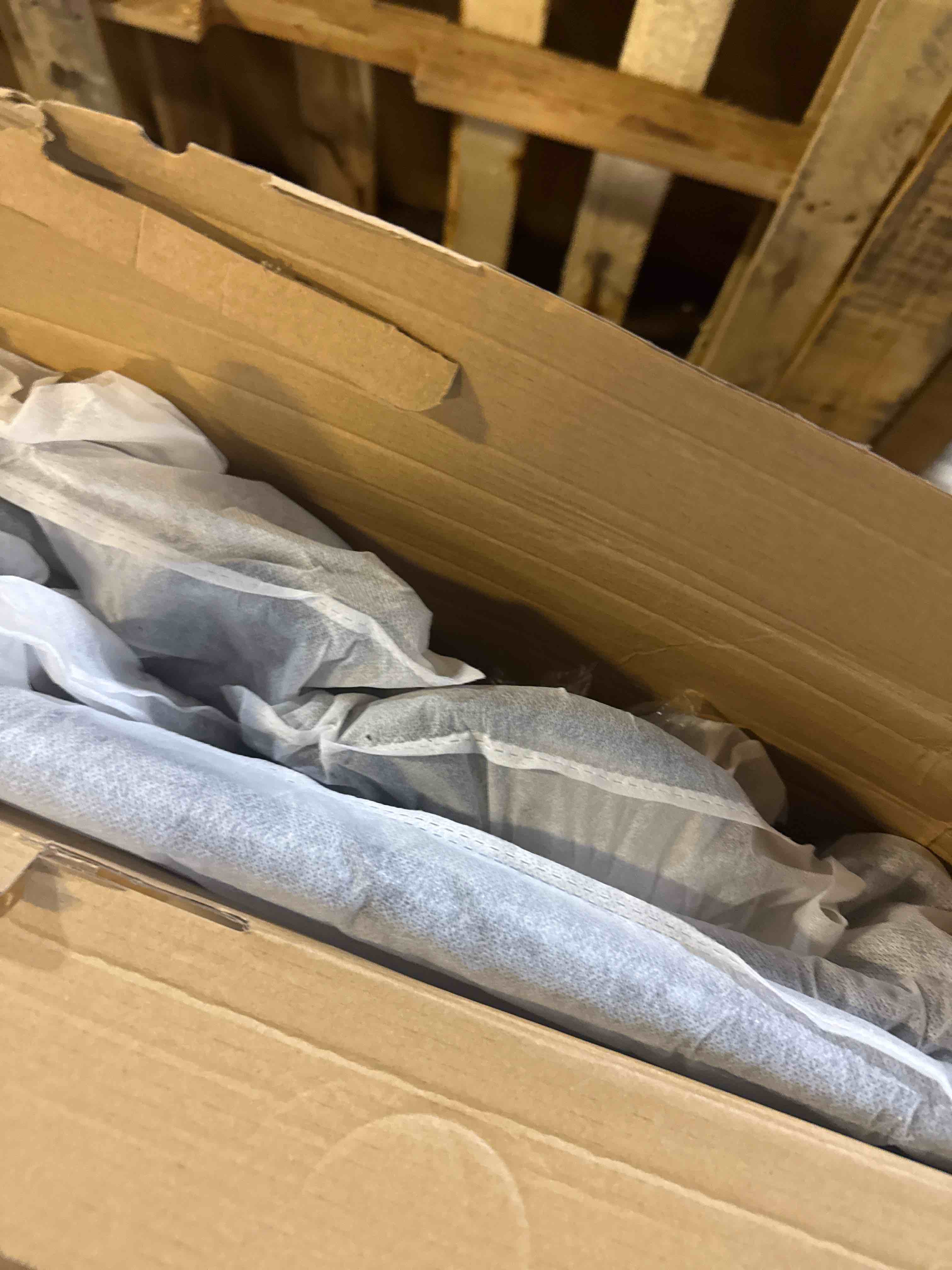 https://s3.amazonaws.com/lotting-images-prod/phillipi/GRA2156606_1757964209917.jpeg